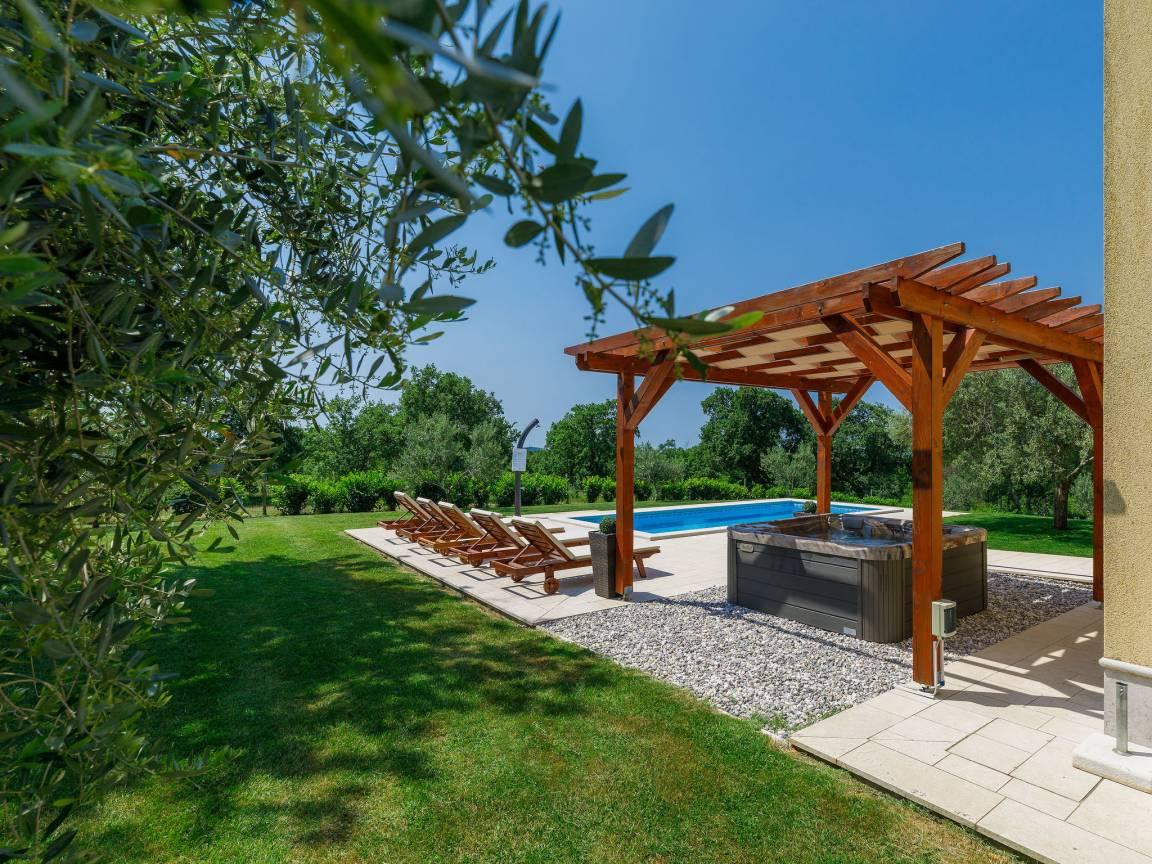 Vakantievilla met privézwembad en jacuzzi in Poreč/Sv. Lovreč, Kroatië voor 8 personen foto 21