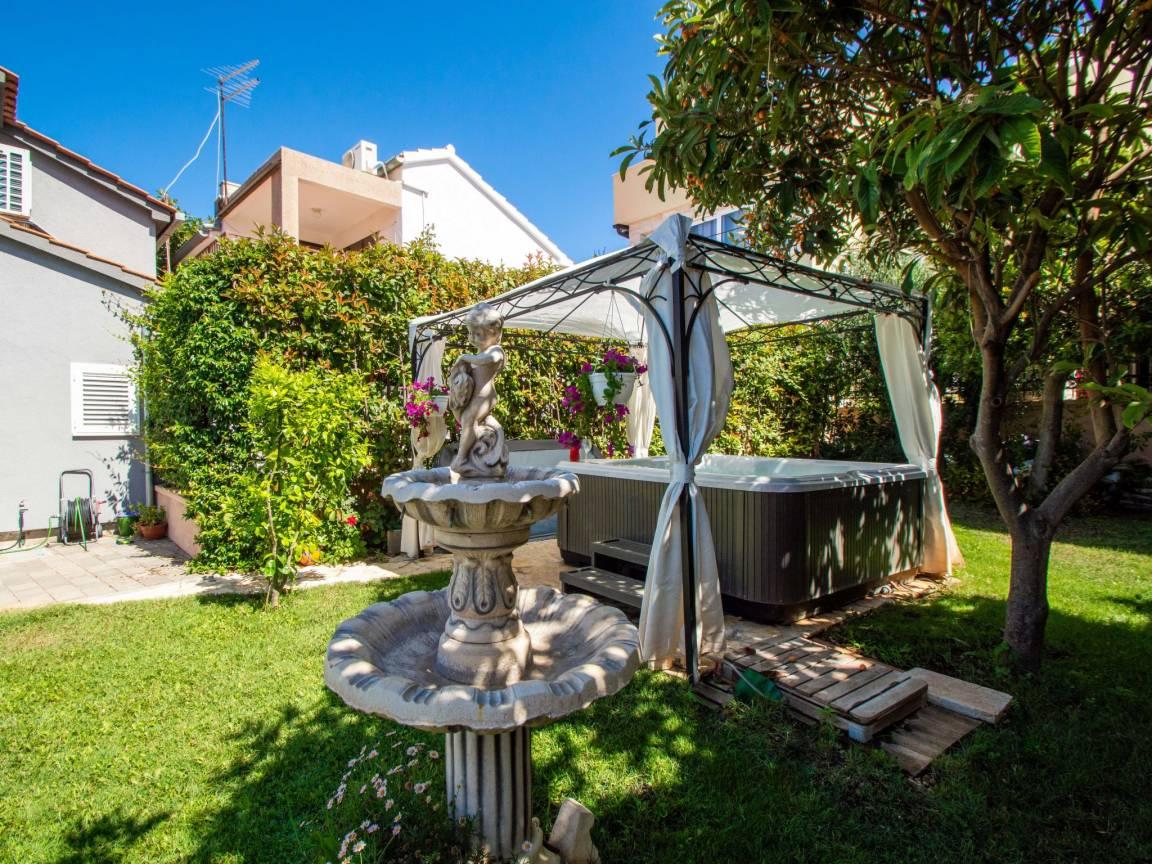 Vakantiehuis met hottub en zwembad in Vodice/Tribunj, Kroatië voor 6 personen foto 19