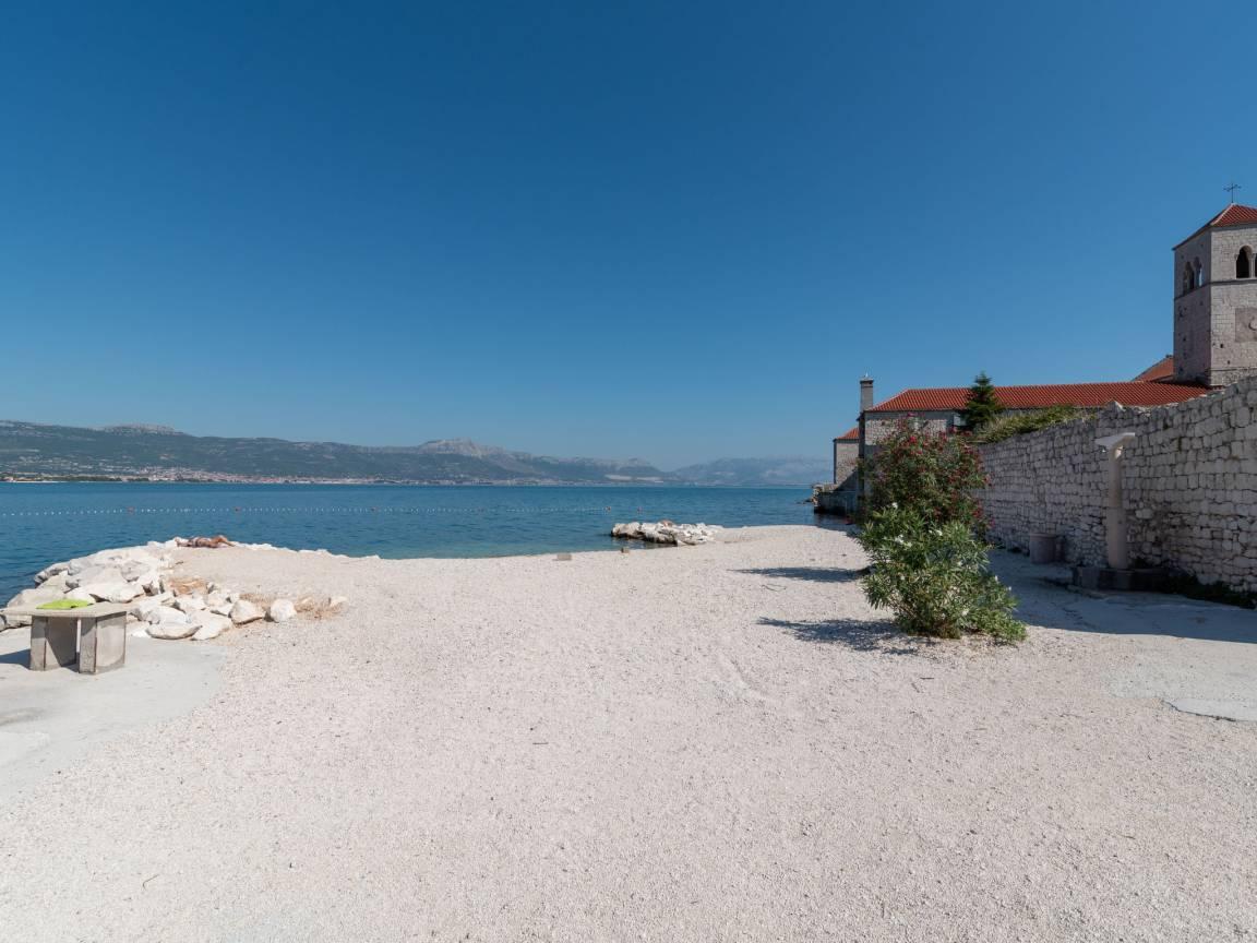 Vakantieappartement met zeezicht en zwembad in Trogir/Arbanija, Kroatië voor 4 personen foto 25