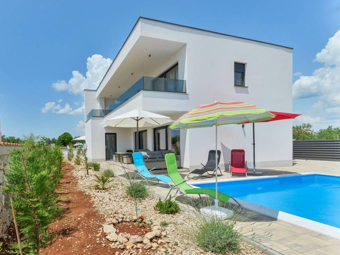 Vakantiehuis met privézwembad en zwembad in Vodice/Jadrija, Kroatië voor 8 personen foto 19