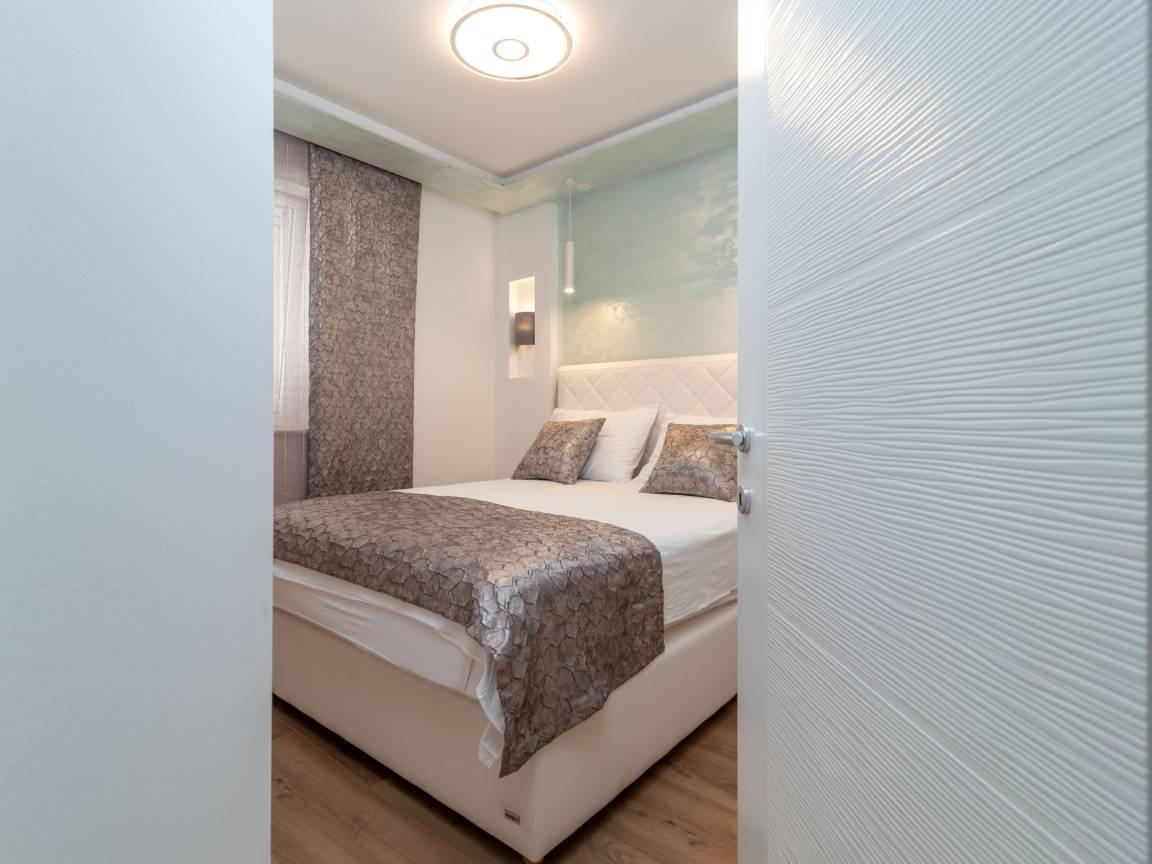 Vakantieappartement met zeezicht en zwembad in Trogir/Arbanija, Kroatië voor 6 personen foto 21