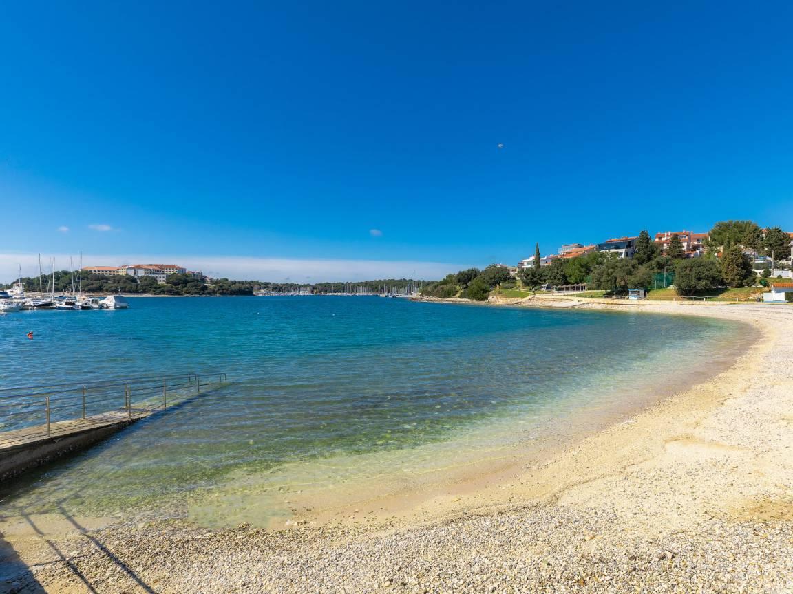 Vakantieappartement met zeezicht en ligging bij zee in Pula, Kroatië voor 4 personen foto 24
