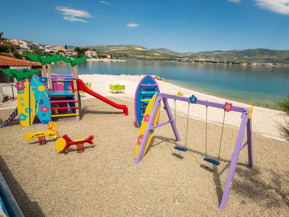 Vakantieappartement met zeezicht en zwembad in Trogir/Arbanija, Kroatië voor 4 personen foto 23