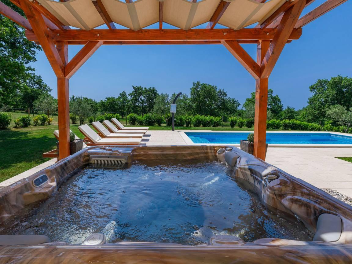 Vakantievilla met privézwembad en jacuzzi in Poreč/Sv. Lovreč, Kroatië voor 8 personen foto 23