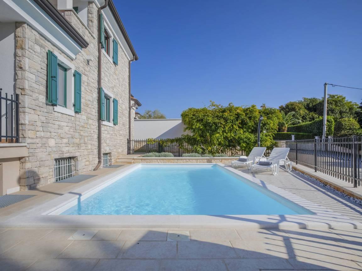 Villa Beach Front in Umag/Bašanija, Kroatië voor 8 personen foto 25