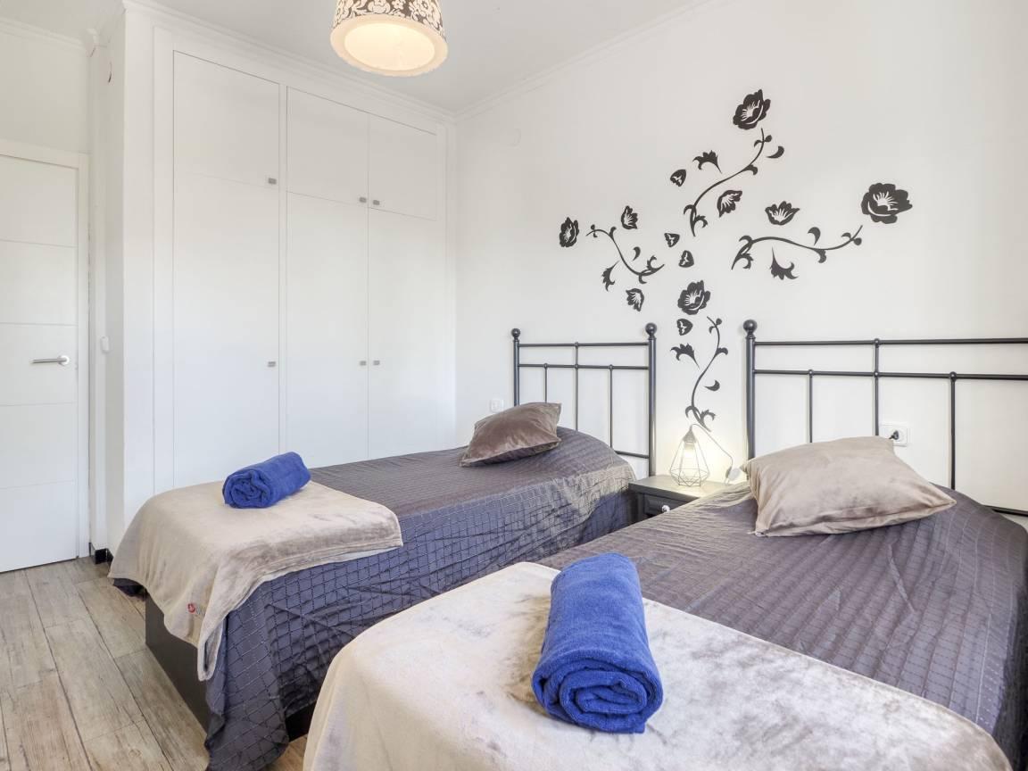 Vakantiehuis met privézwembad en zwembad en 3 slaapkamers en hond toegestaan in Empuriabrava, Spanje voor 6 personen foto 21