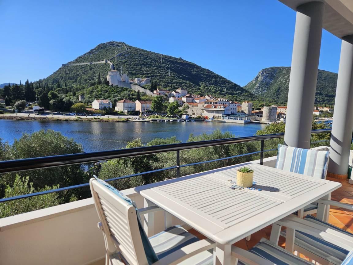 Waterfront Oasis met 2 slaapkamers, 2 badkamers en jacuzzi in Ston, Kroatië voor 4 personen foto 25