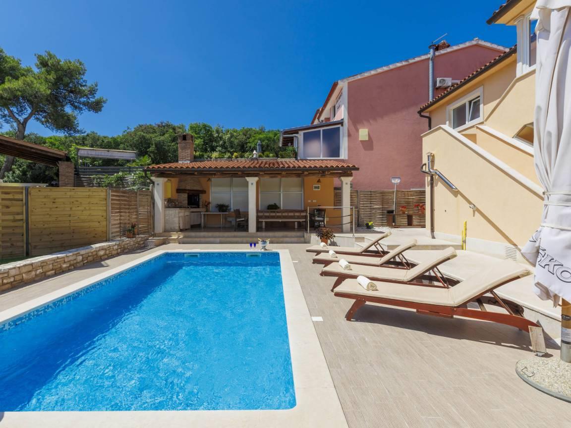 Vakantiehuis met privézwembad en zwembad in Štinjan, Kroatië voor 16 personen foto 21