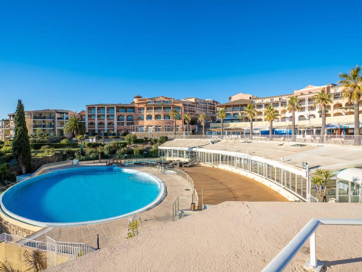 Les Bastides met 3 slaapkamers, 2 badkamers en zwembad in Agay Village Cap Esterel, Frankrijk voor 6 personen foto 24