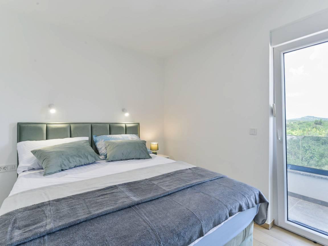 Vakantiehuis met privézwembad en zwembad in Vodice/Jadrija, Kroatië voor 8 personen foto 22