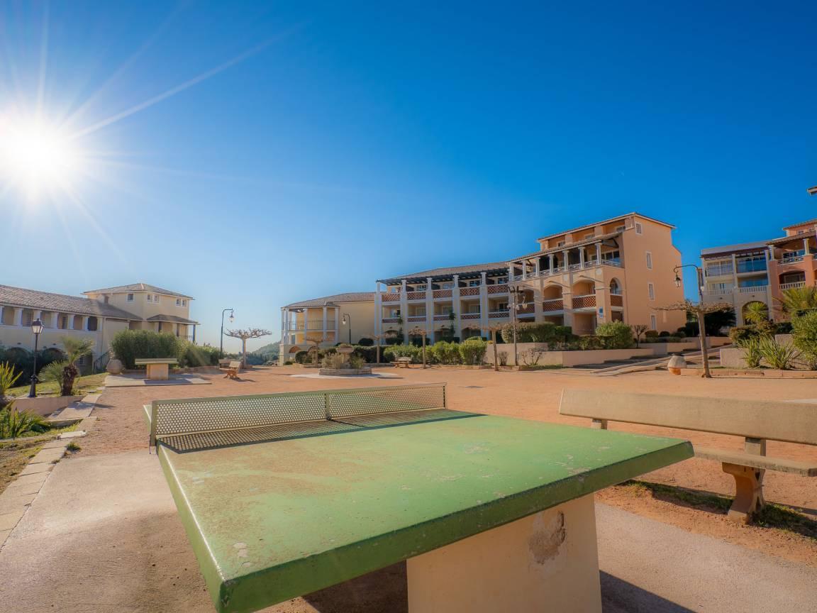 Le Belvédère met 1 slaapkamer en zwembad in Agay Village Cap Esterel, Frankrijk voor 4 personen foto 24