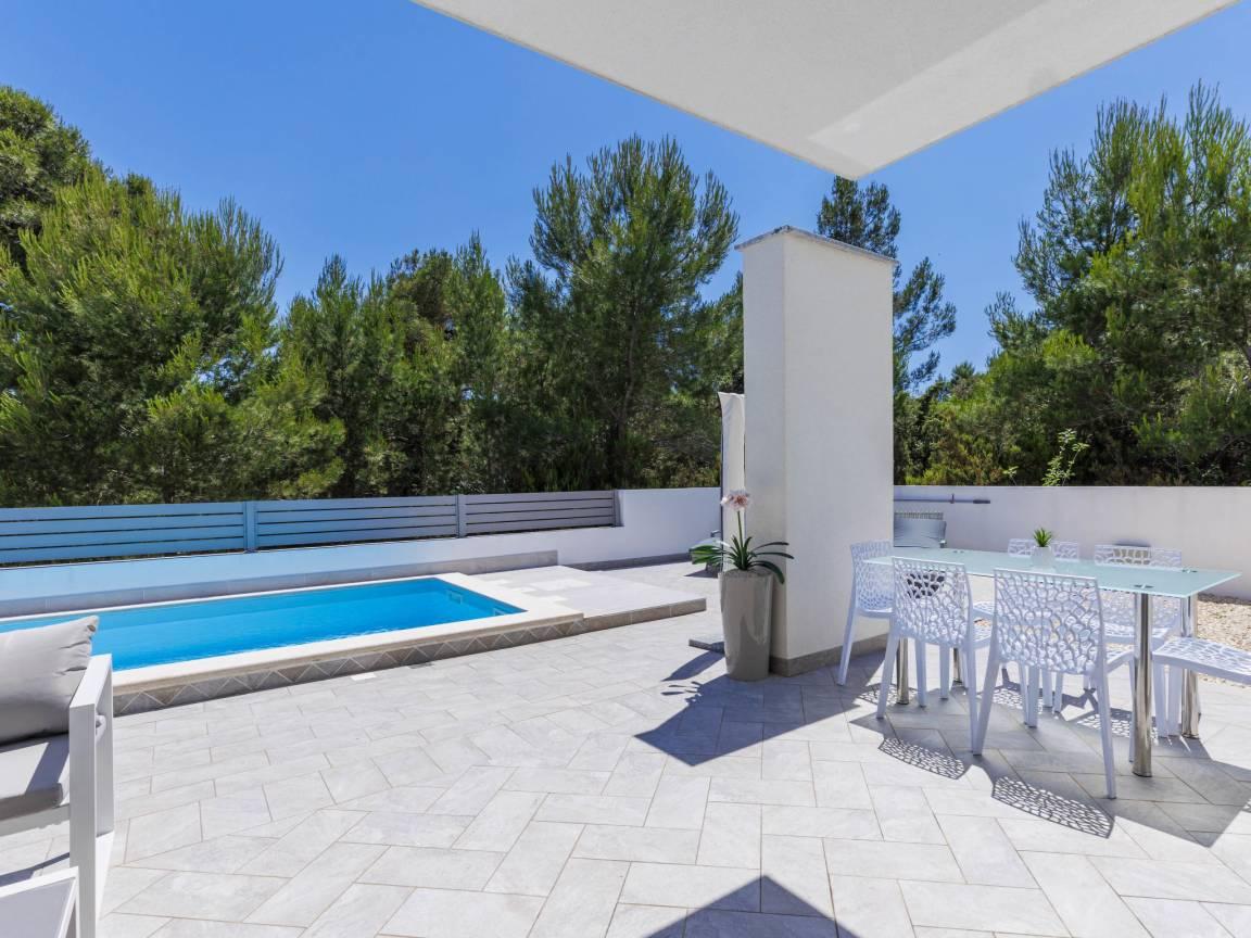 Vakantievilla met privézwembad en zwembad in Medulin/Ližnjan, Kroatië voor 6 personen foto 24