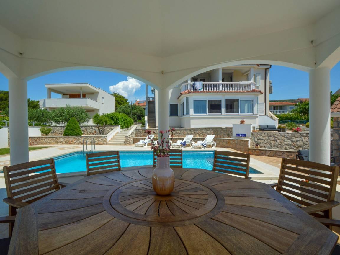 Vakantieappartement met zwembad en ligging bij zee in Vodice/Tribunj, Kroatië voor 4 personen foto 25