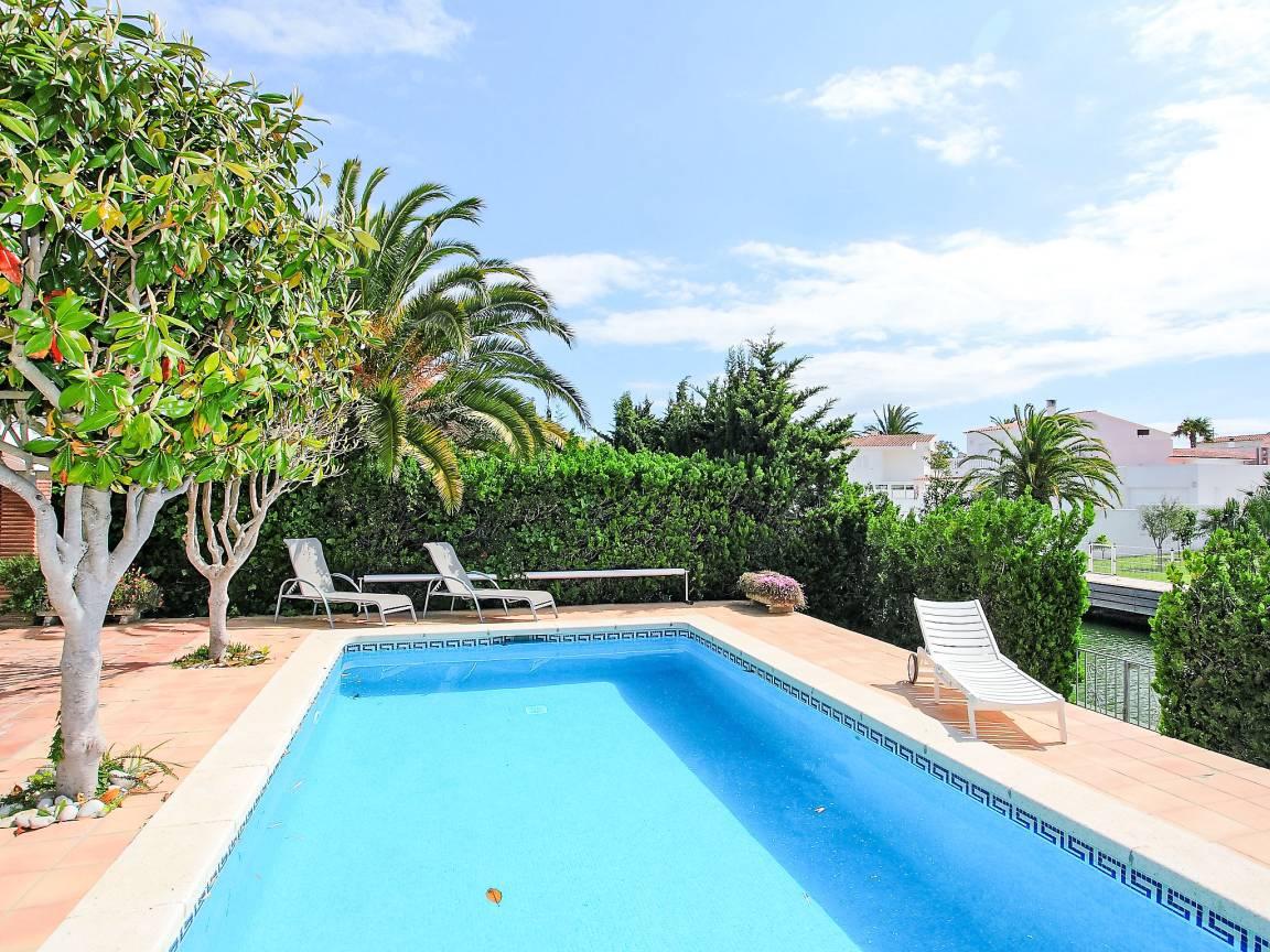 Falconera in Empuriabrava, Spanje voor 8 personen foto 21