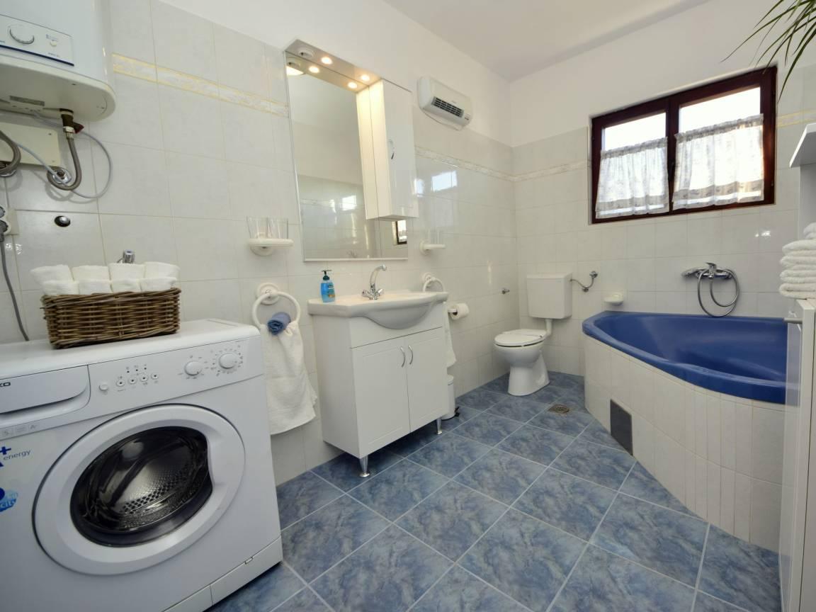 Vakantieappartement met privézwembad en zwembad in Rogoznica/Ražanj, Kroatië voor 6 personen foto 20