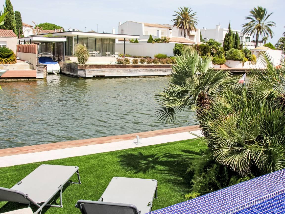Vakantiehuis met privézwembad en zwembad in Empuriabrava, Spanje voor 6 personen foto 21
