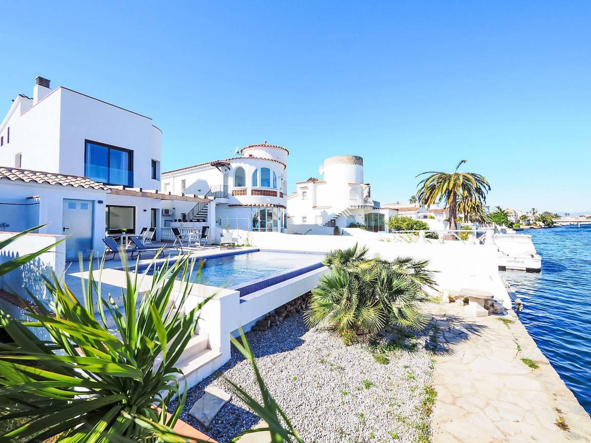 Vakantiehuis met privézwembad en zwembad in Empuriabrava, Spanje voor 6 personen foto 19