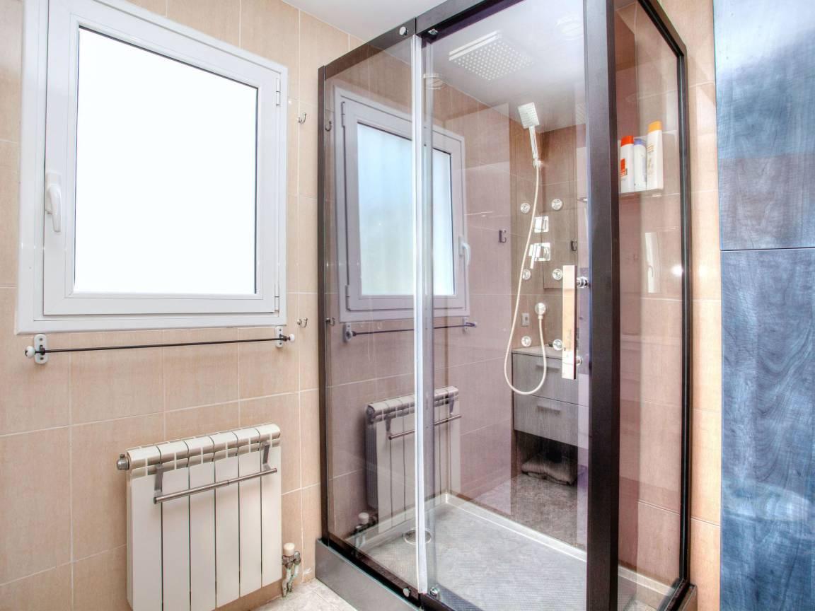 Vakantiehuis met privézwembad en jacuzzi in Lloret de Mar, Spanje voor 8 personen foto 19