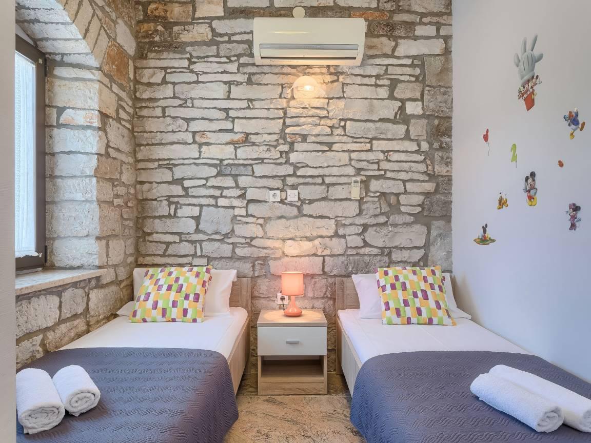 Vakantiehuis met privézwembad en jacuzzi in Poreč/Sv. Lovreč, Kroatië voor 4 personen foto 25