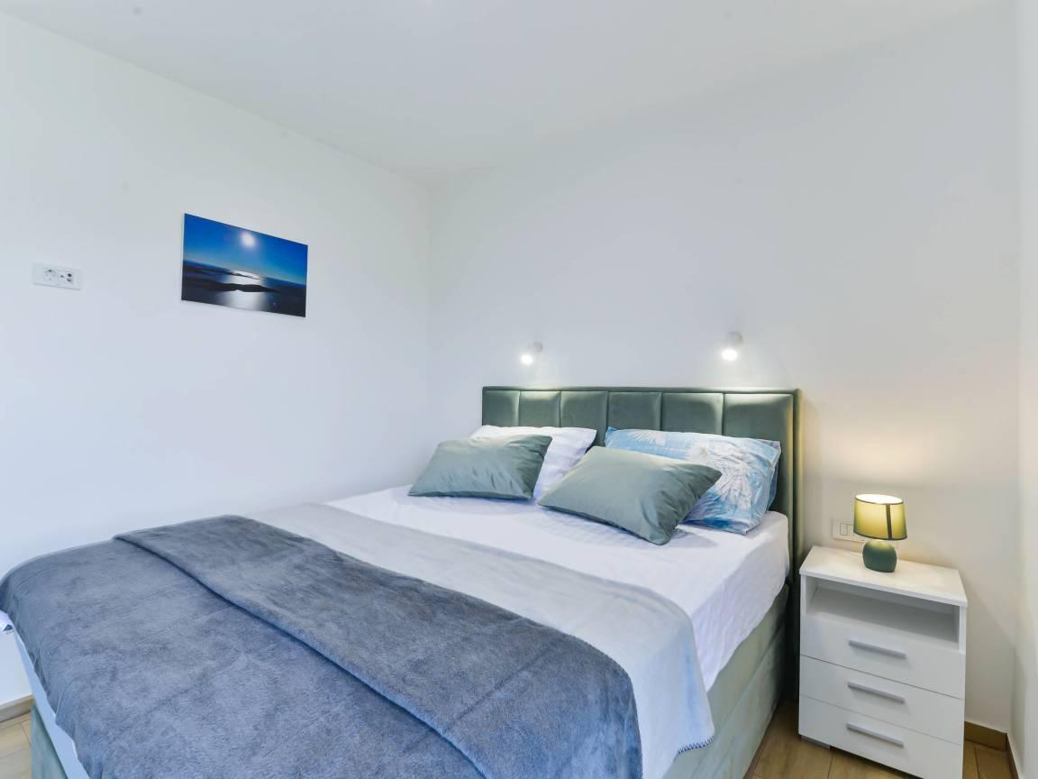 Vakantiehuis met privézwembad en zwembad in Vodice/Jadrija, Kroatië voor 8 personen foto 21