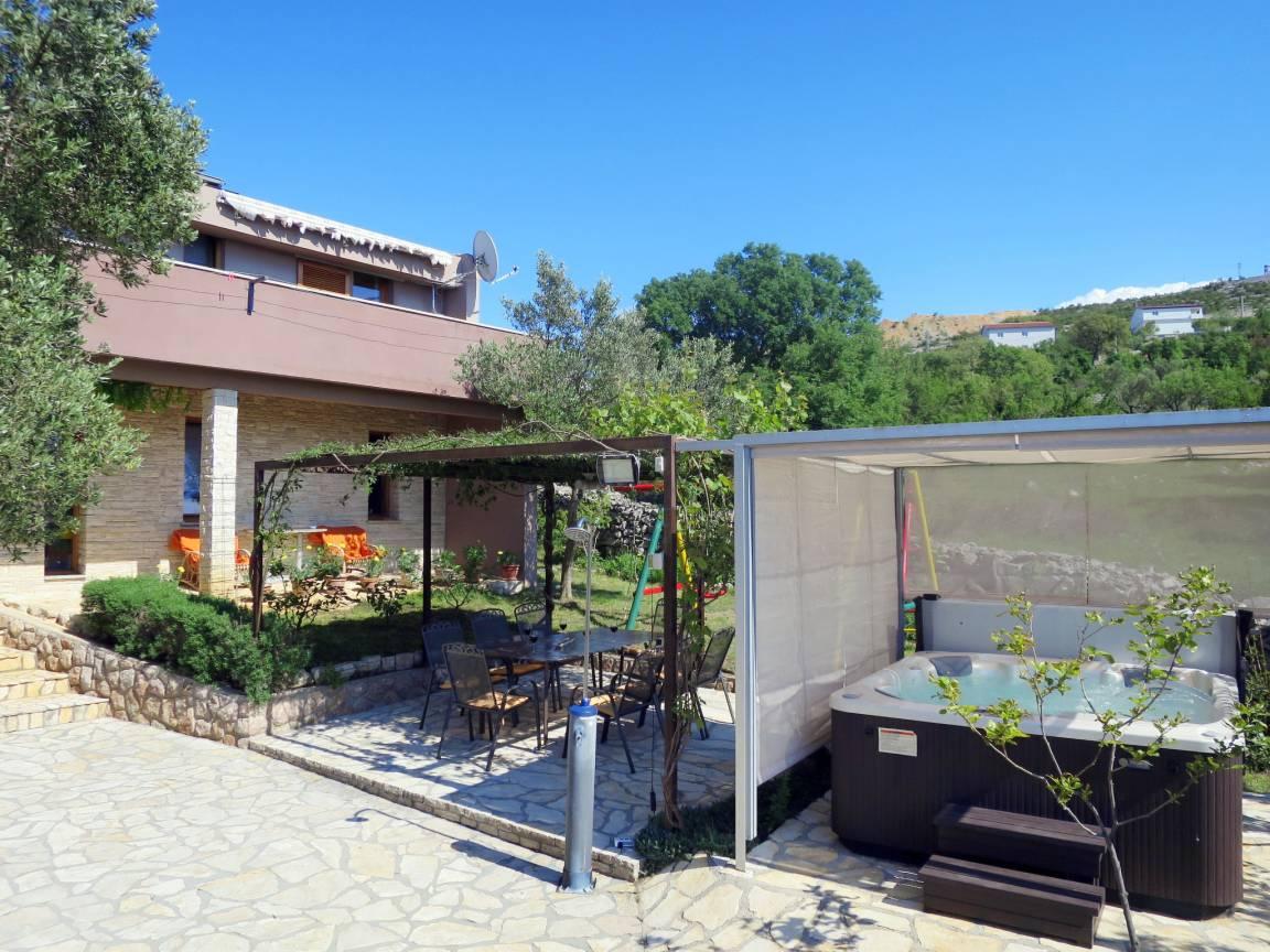 Vakantiehuis met privézwembad en jacuzzi in Starigrad-Paklenica, Kroatië voor 8 personen foto 22