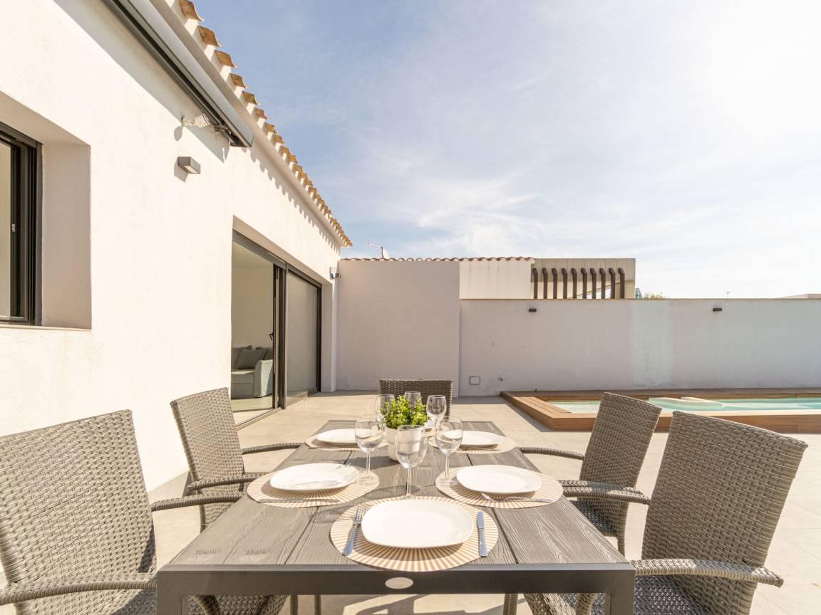 Vakantiehuis met privézwembad en zwembad in Empuriabrava, Spanje voor 5 personen foto 19