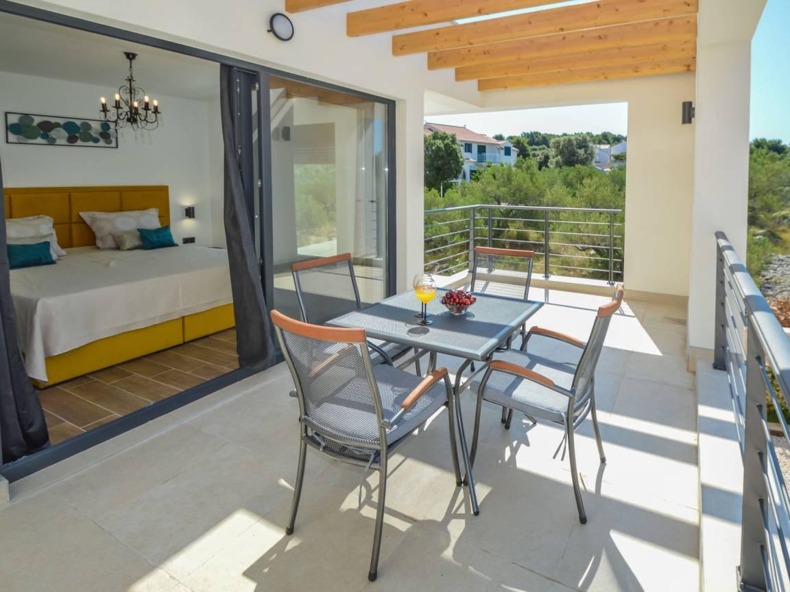 Vakantievilla met jacuzzi en hottub in Murter/Jezera, Kroatië voor 6 personen foto 23