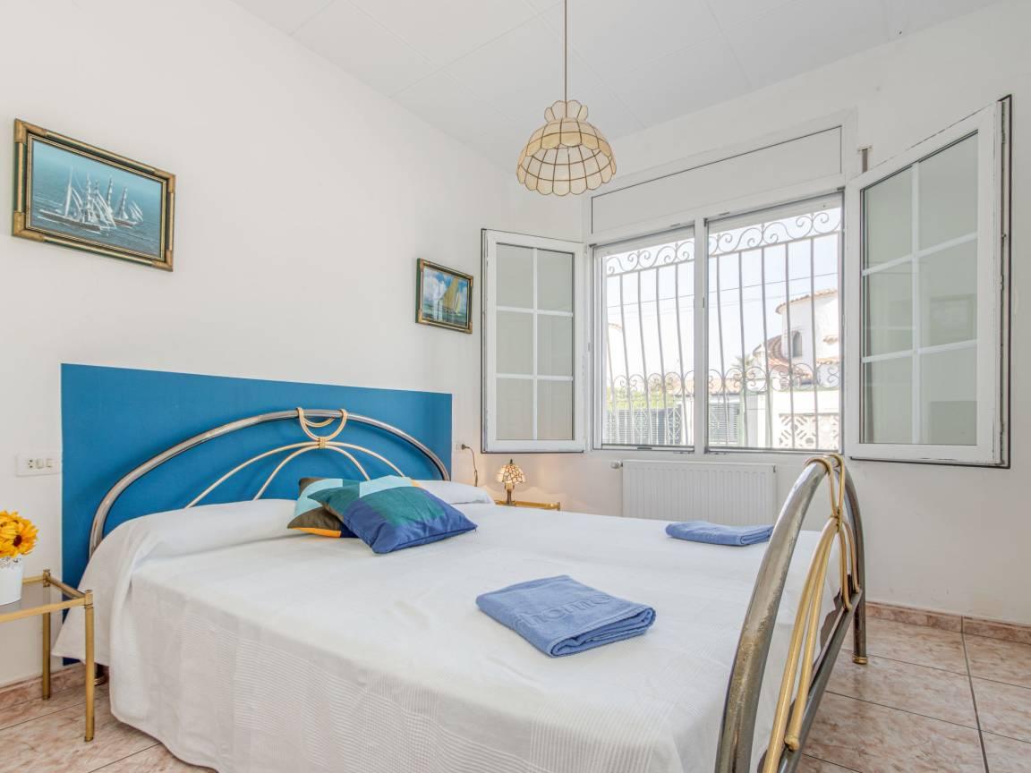 Residencia Marítima in Empuriabrava, Spanje voor 16 personen foto 22