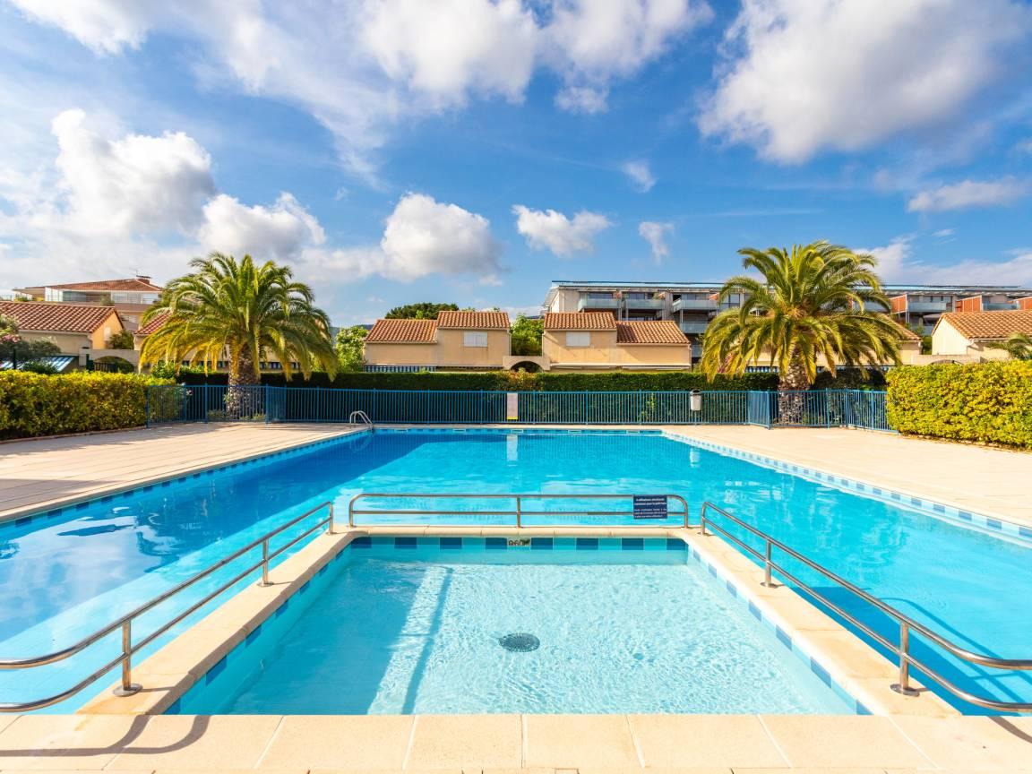 Le Domaine d'Azur met 1 slaapkamer en zwembad in Le Lavandou, Frankrijk voor 4 personen foto 24