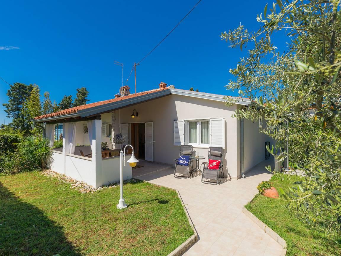 Vakantiehuis met zeezicht en ligging bij zee en 2 slaapkamers en hond toegestaan in Umag, Kroatië voor 4 personen foto 21