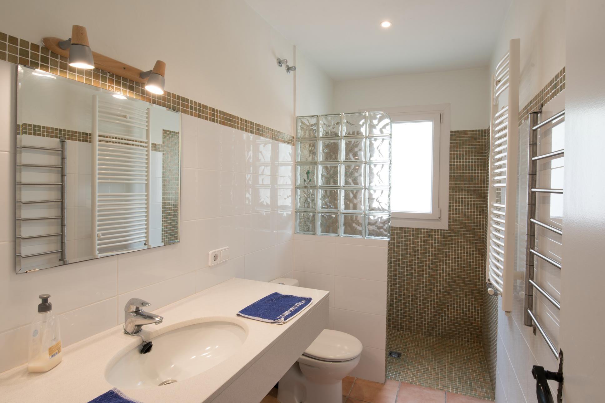 117 - B-110 Finca Violeta Een topper in ons aanbod! Deze villa heeft 5 slaapkamers in Begur, Spanje voor 10 personen foto 20