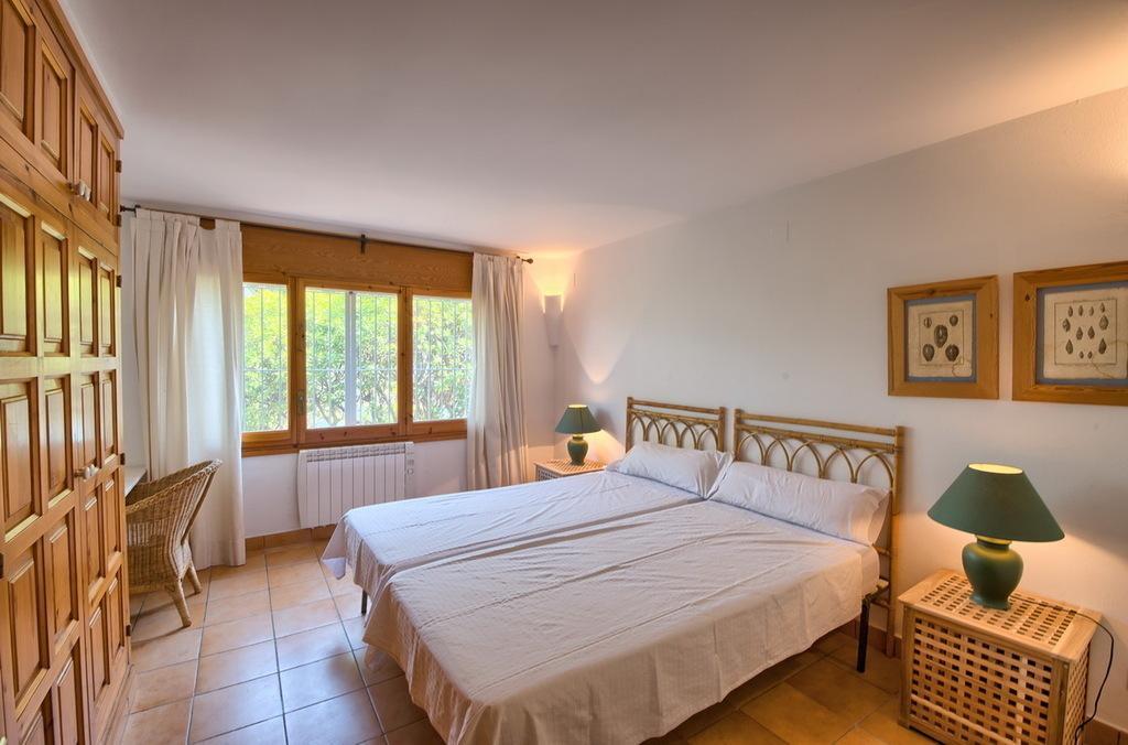185 - B-525 Villa Victoria Prachtige ruime villa in Begur, Spanje voor 8 personen foto 32