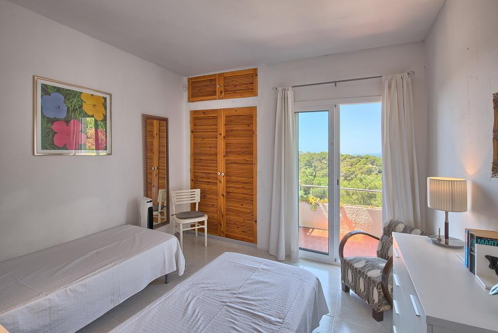 1758 - B-118 Villa Amapola Deze moderne en luxe villa is gelegen in de wijk in Begur, Spanje voor 10 personen foto 23