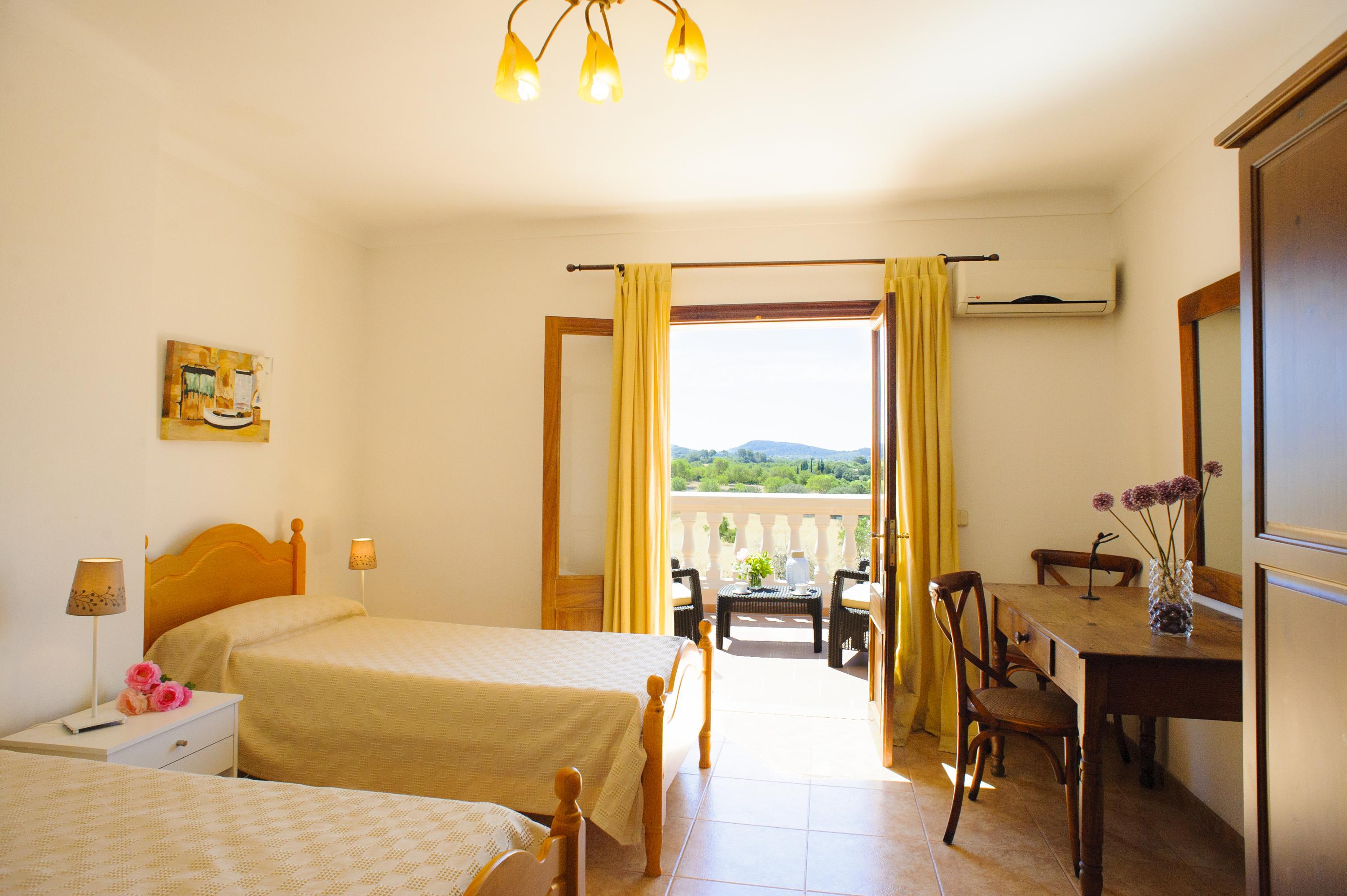 Villa Cas Concos - Prachtig en zeer rustig gelegen villa in het zui in Cala D Or, Spanje voor 9 personen foto 18