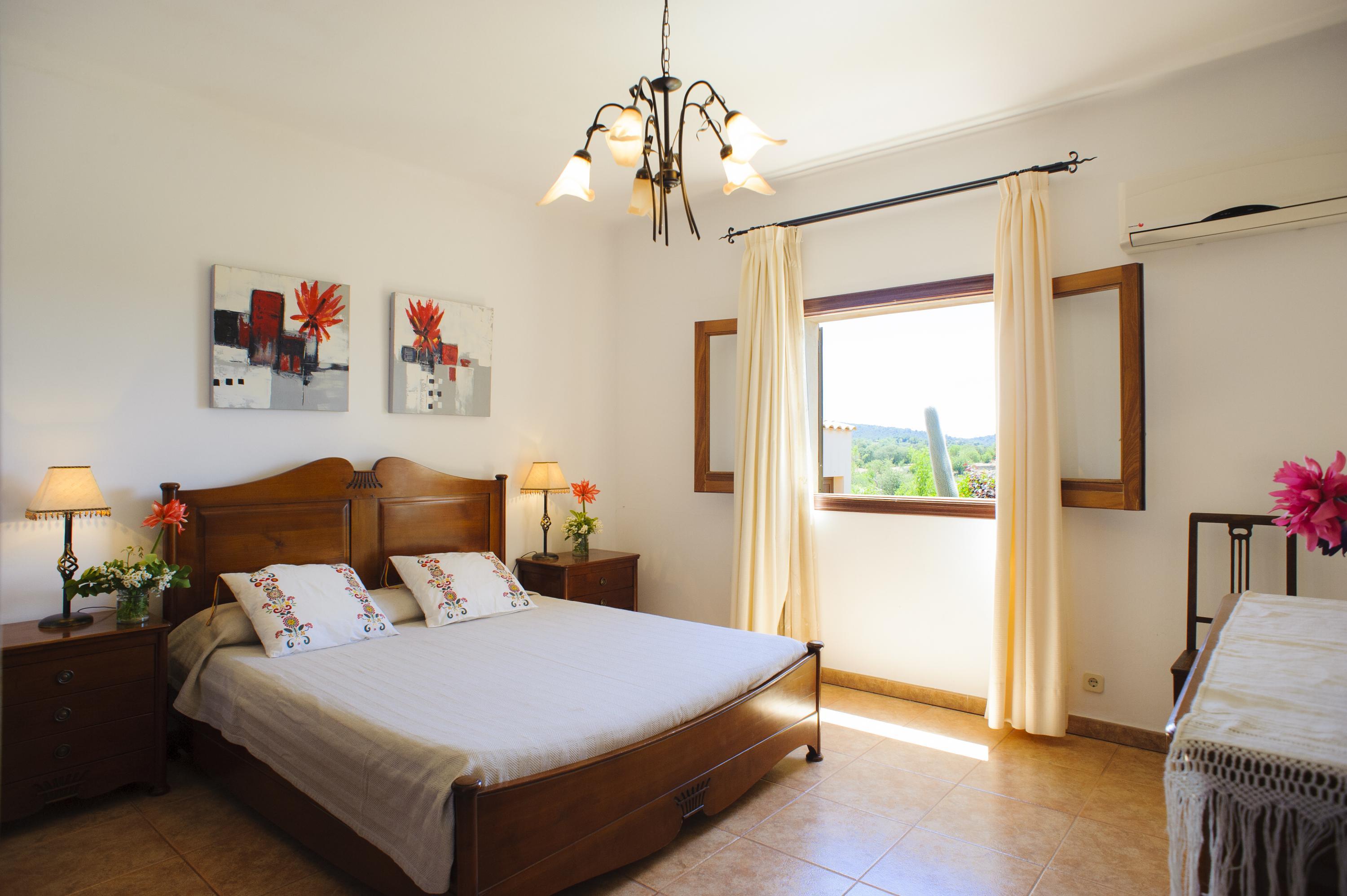 Villa Cas Concos - Prachtig en zeer rustig gelegen villa in het zui in Cala D Or, Spanje voor 9 personen foto 17