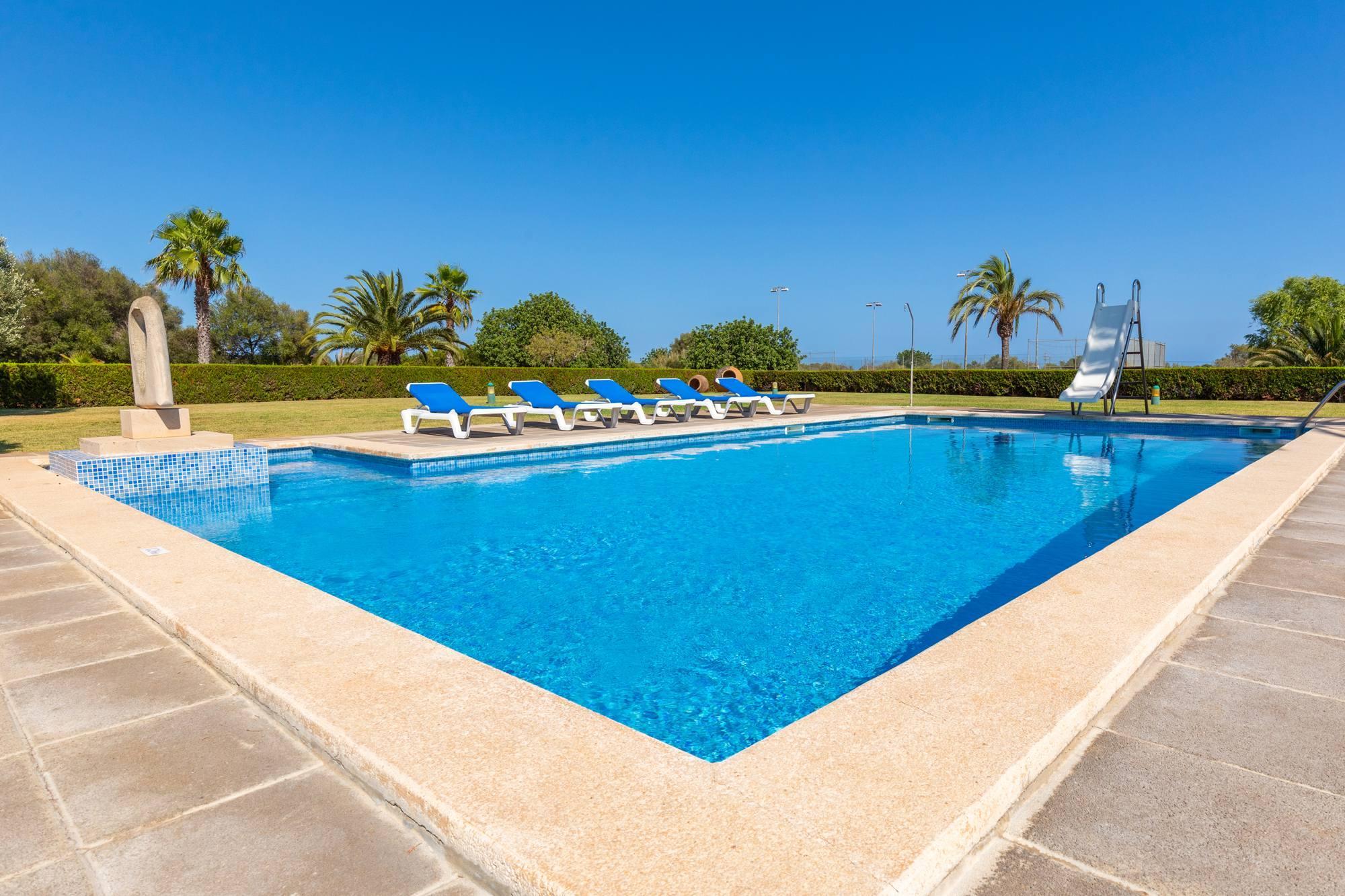 Villa Mitjana - Grote. villa op Mallorca met privé tennisba in Cala D Or, Spanje voor 10 personen foto 2