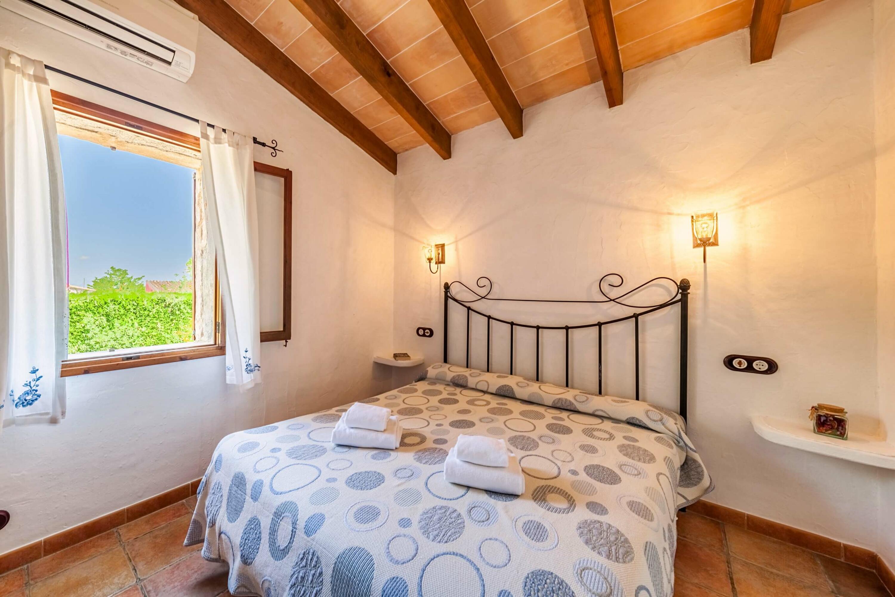 Roqueta: Aantrekkelijk, met steen bekleed Mallorcaans huisje gelege in Pollenca, Spanje voor 2 personen foto 12