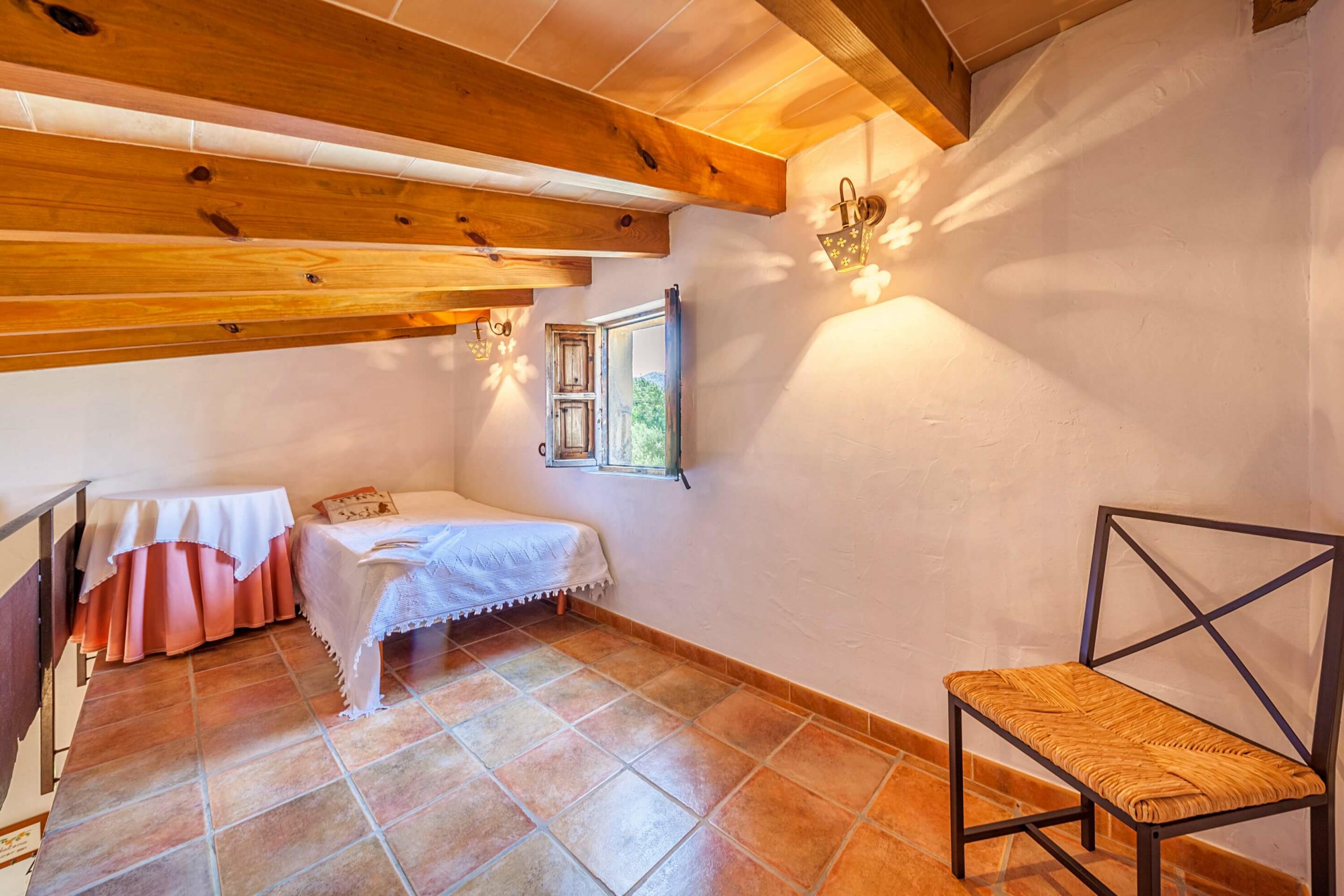 Roqueta: Aantrekkelijk, met steen bekleed Mallorcaans huisje gelege in Pollenca, Spanje voor 2 personen foto 18