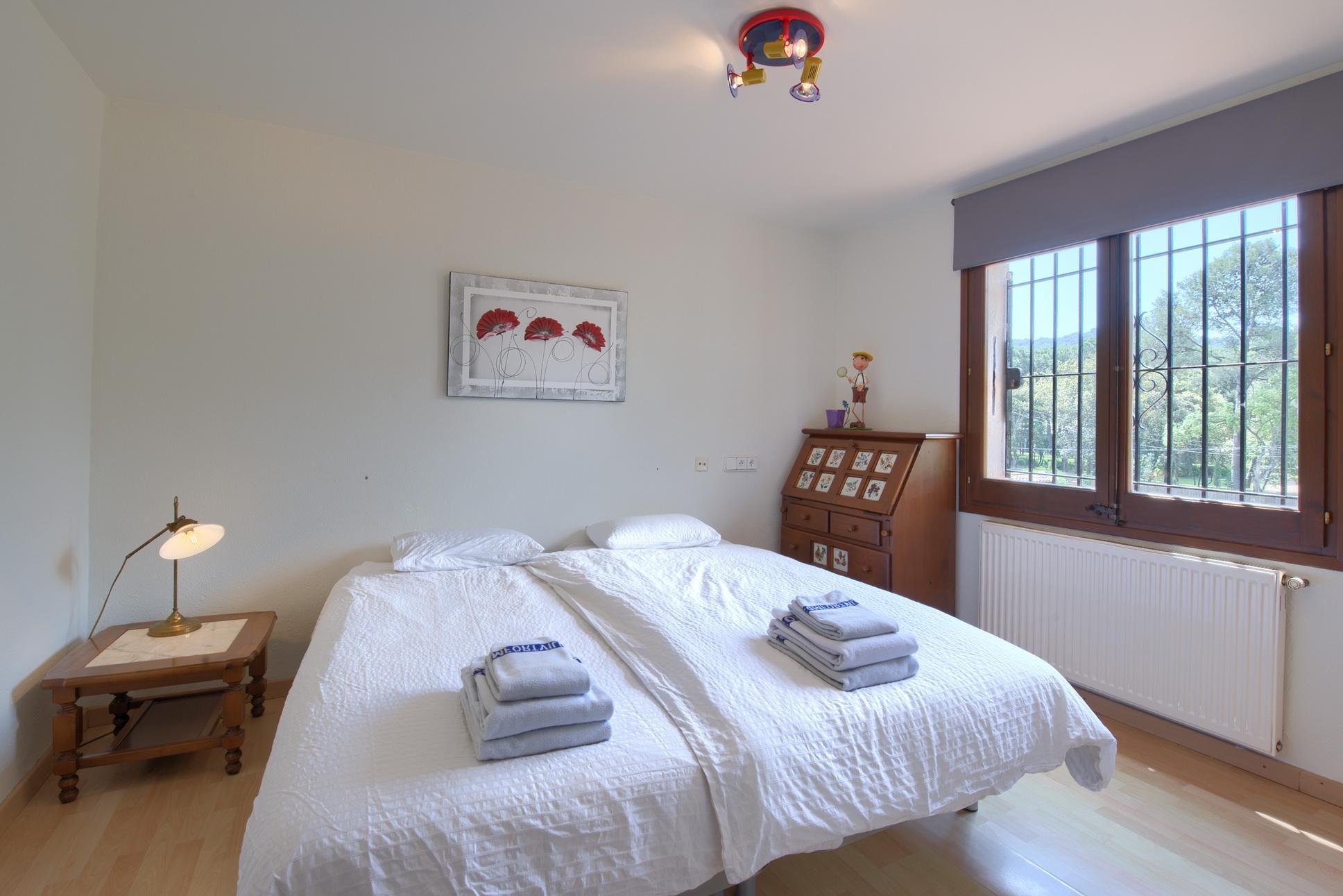 7988 - Casa Fleur Deze vrijstaande woning ligt in de wijk Residencial de Begur en is in Begur, Spanje voor 11 personen foto 27