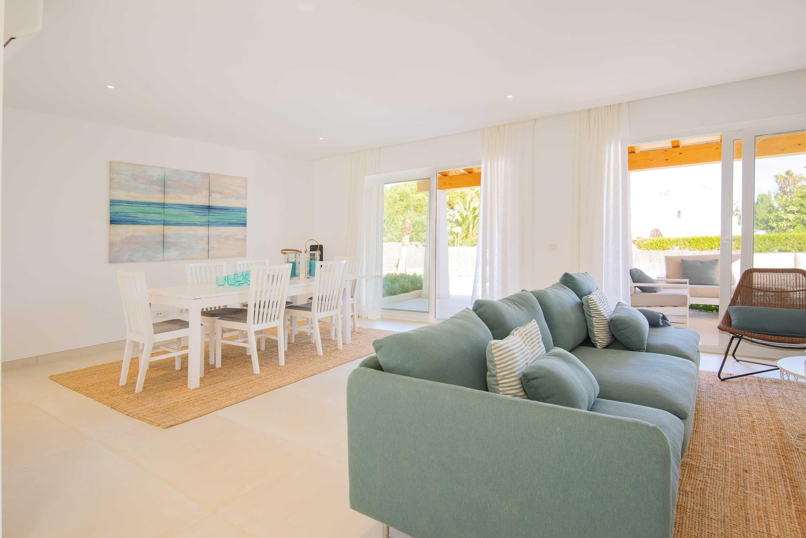 Villa Menorca - Moderne, ruime en rustig gelegen. villa in Cala D Or, Spanje voor 8 personen foto 20