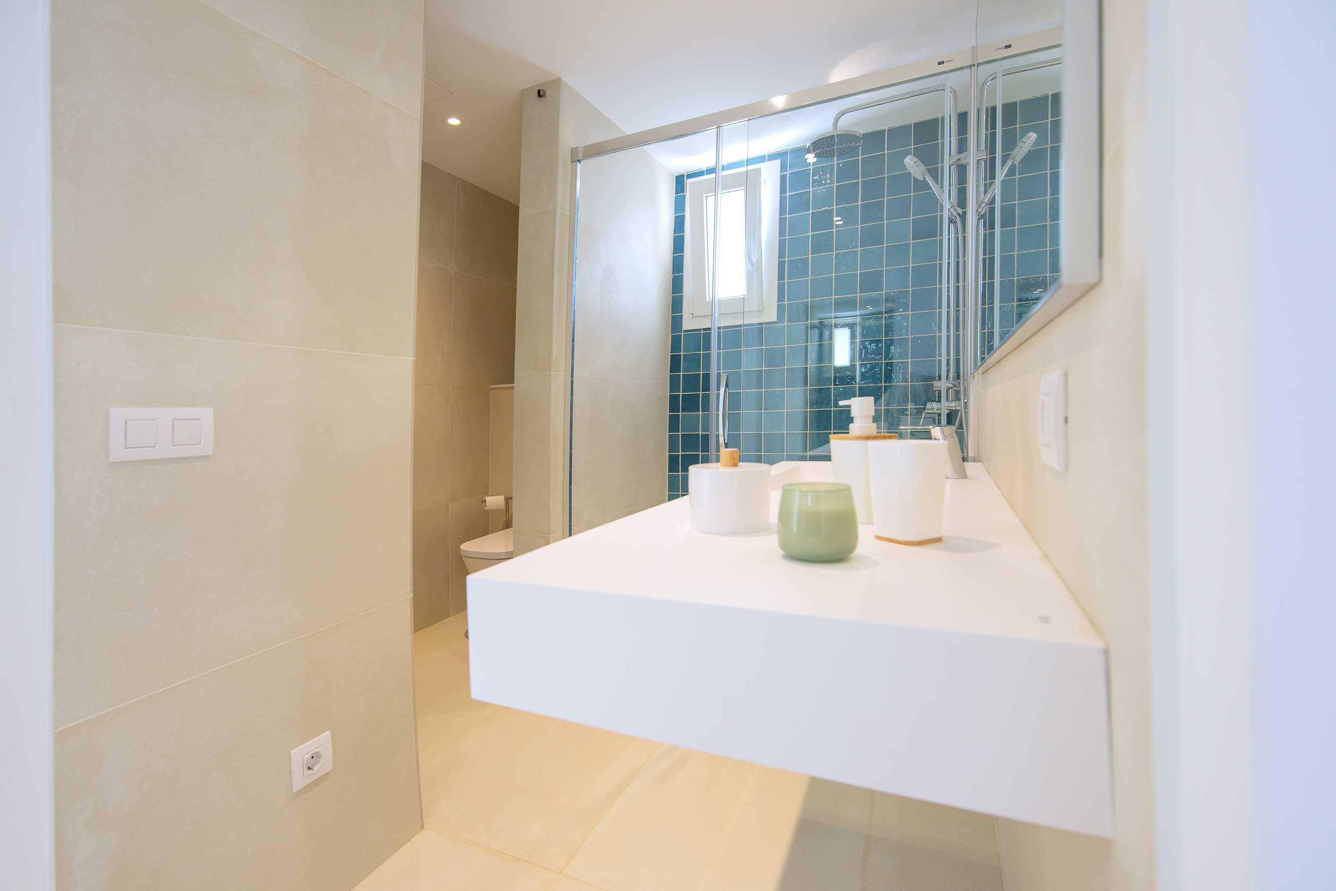 Villa Menorca - Moderne, ruime en rustig gelegen. villa in Cala D Or, Spanje voor 8 personen foto 31
