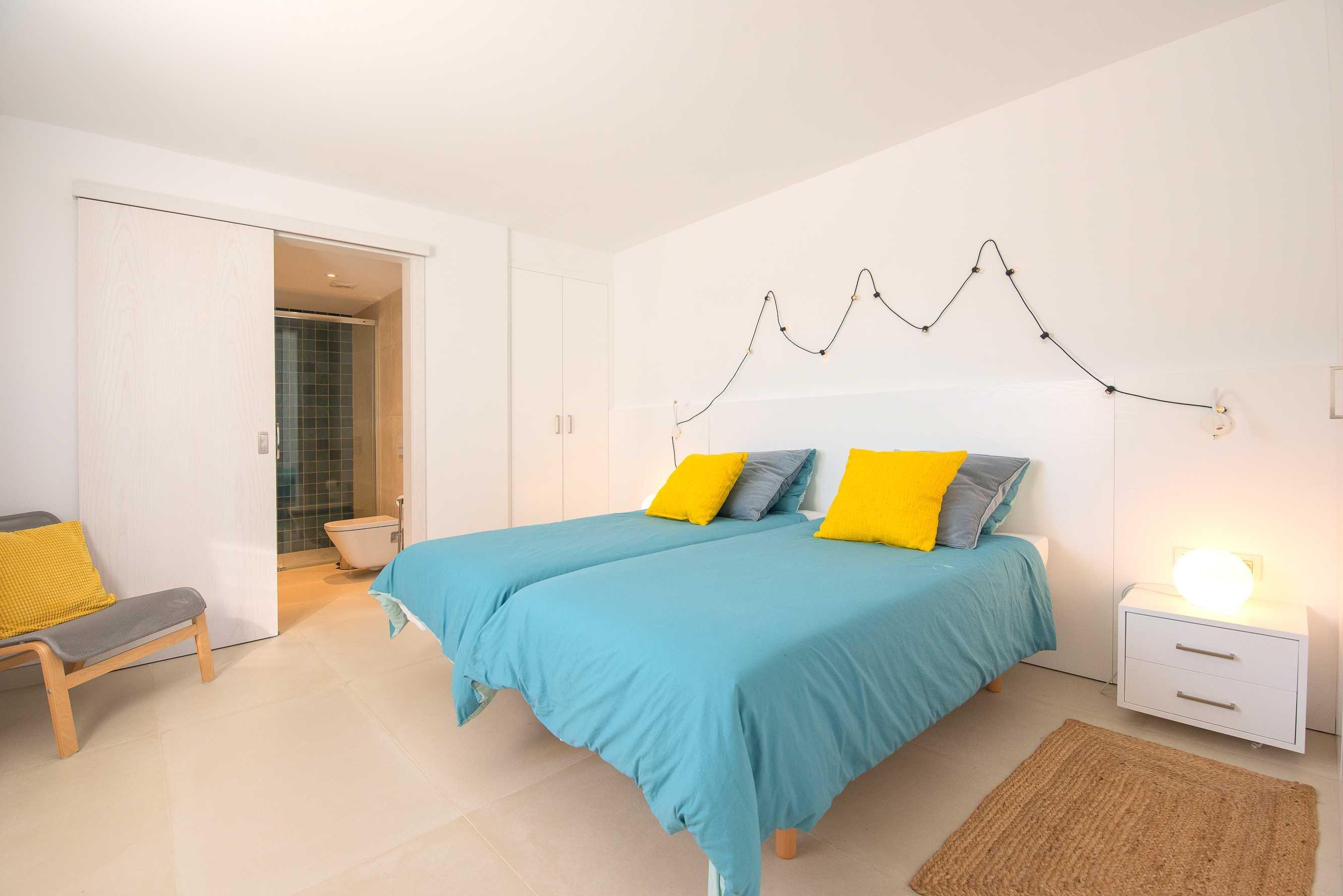 Villa Menorca - Moderne, ruime en rustig gelegen. villa in Cala D Or, Spanje voor 8 personen foto 28