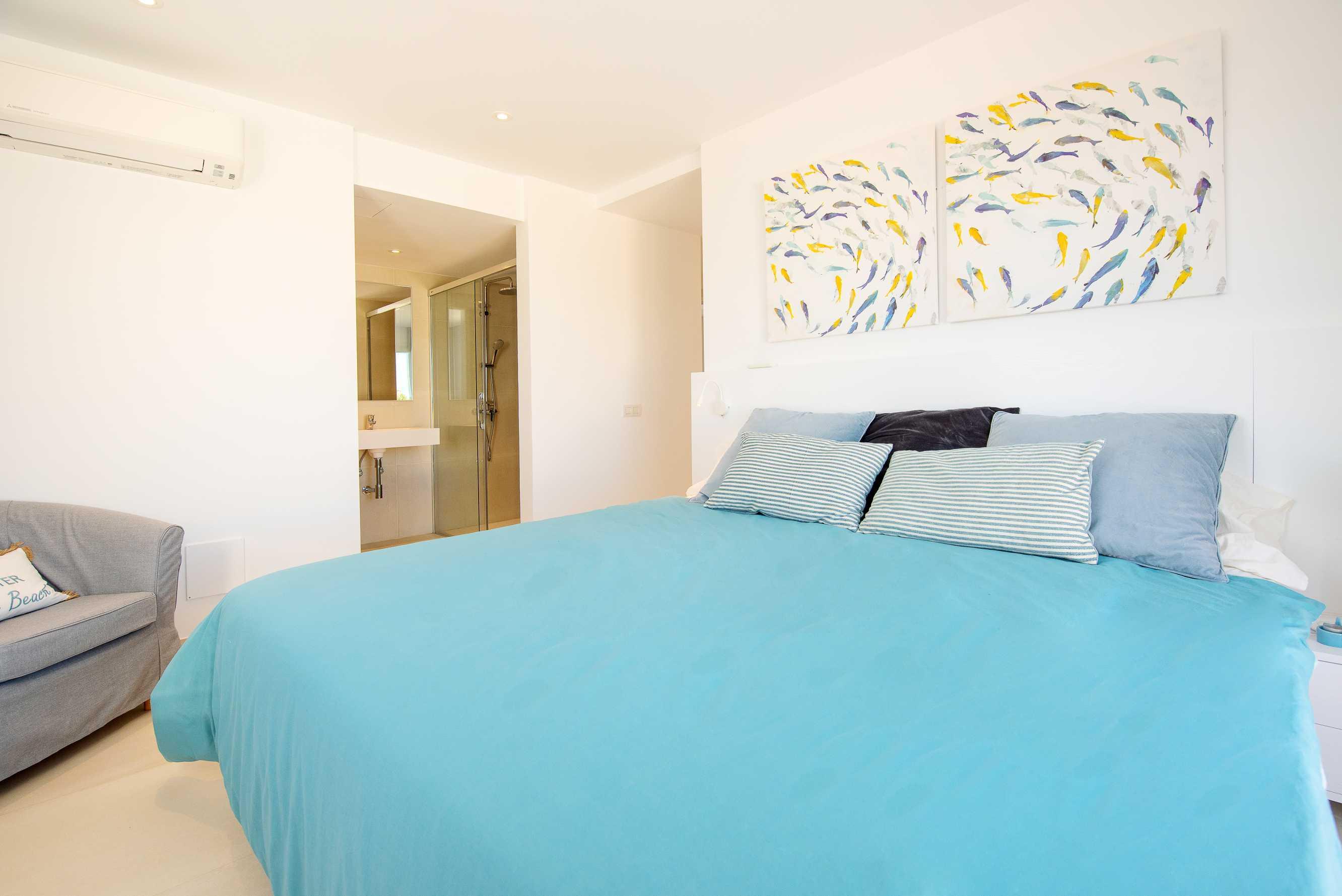 Villa Menorca - Moderne, ruime en rustig gelegen. villa in Cala D Or, Spanje voor 8 personen foto 27