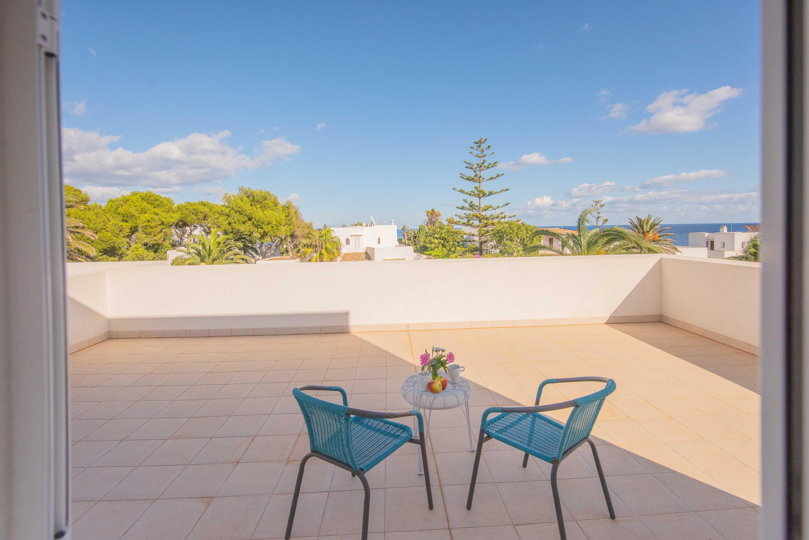 Villa Menorca - Moderne, ruime en rustig gelegen. villa in Cala D Or, Spanje voor 8 personen foto 10