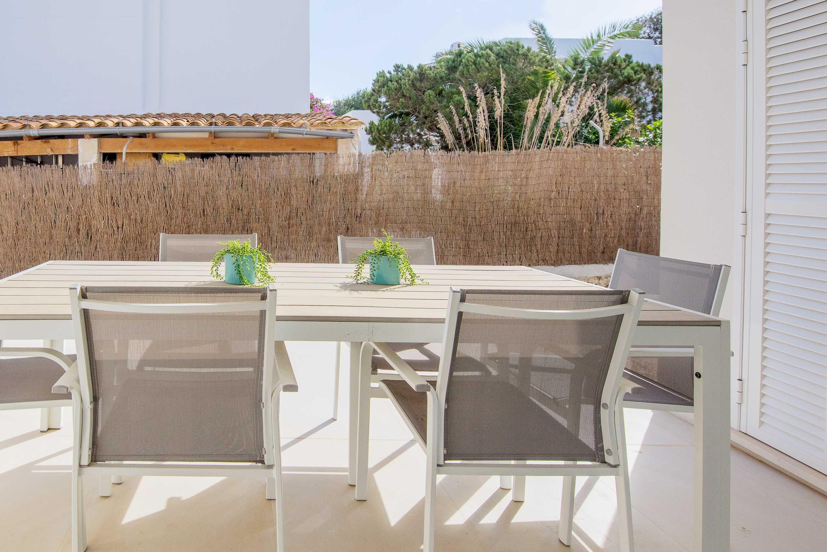Villa Menorca - Moderne, ruime en rustig gelegen. villa in Cala D Or, Spanje voor 8 personen foto 18