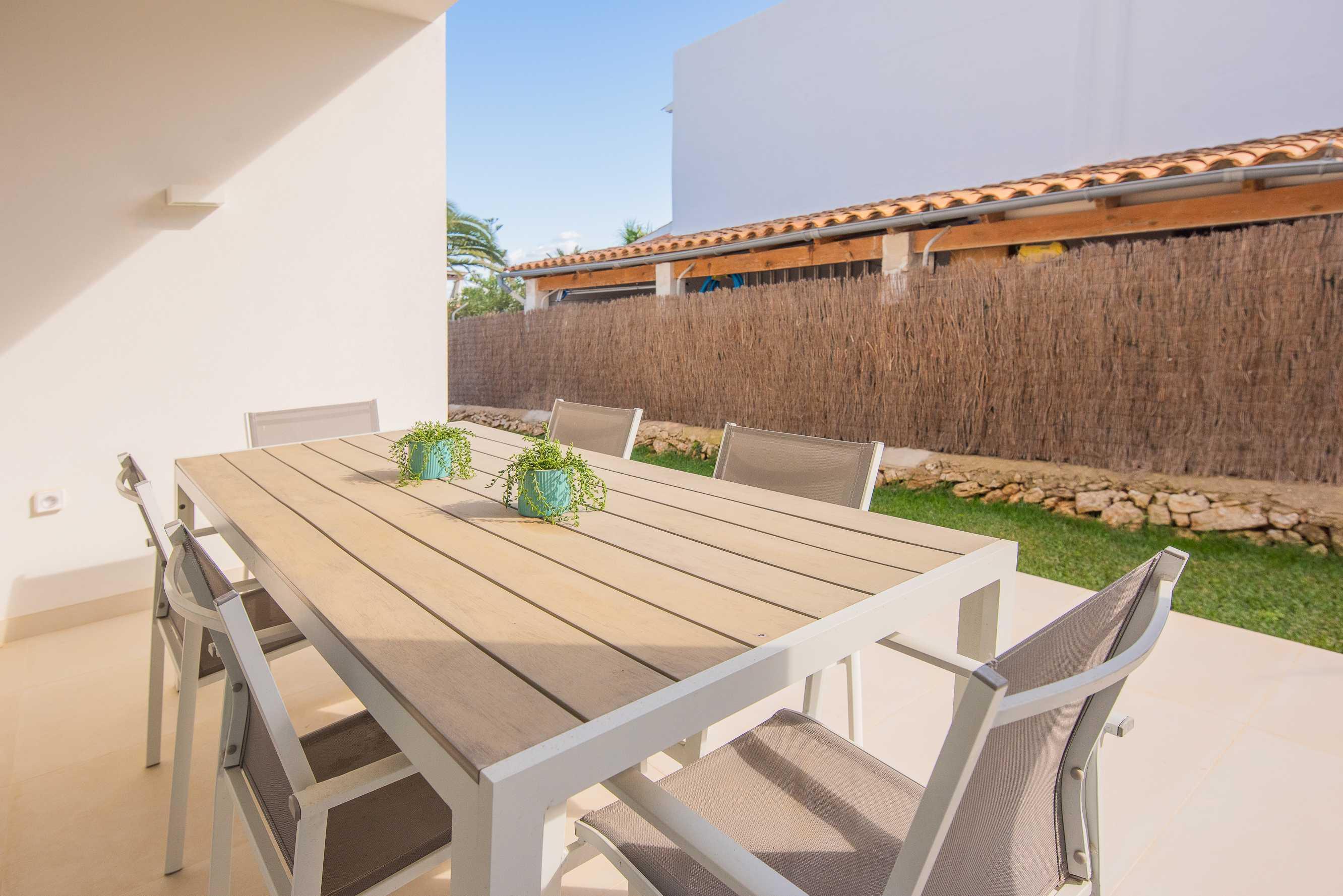 Villa Menorca - Moderne, ruime en rustig gelegen. villa in Cala D Or, Spanje voor 8 personen foto 17