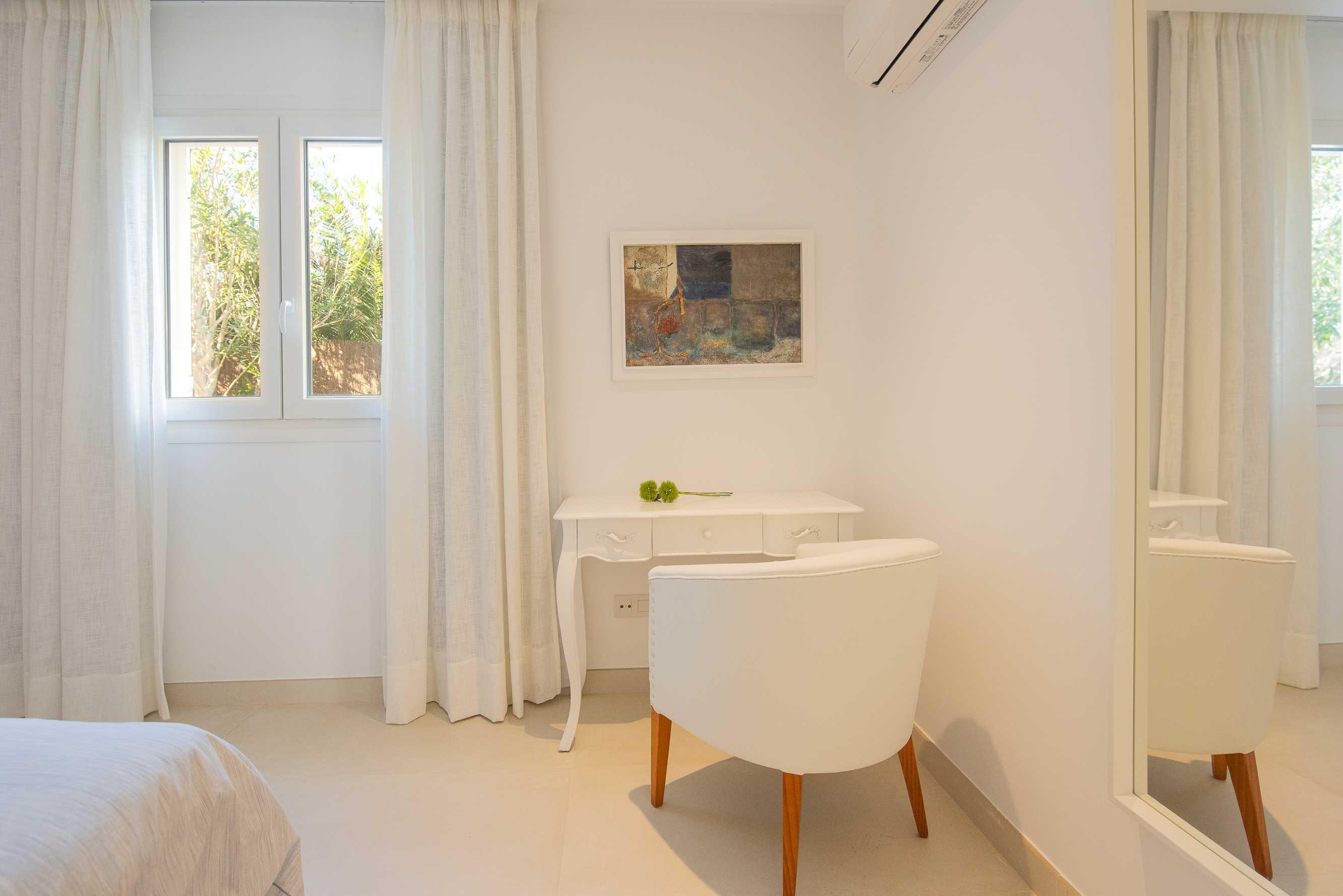 Villa Menorca - Moderne, ruime en rustig gelegen. villa in Cala D Or, Spanje voor 8 personen foto 35