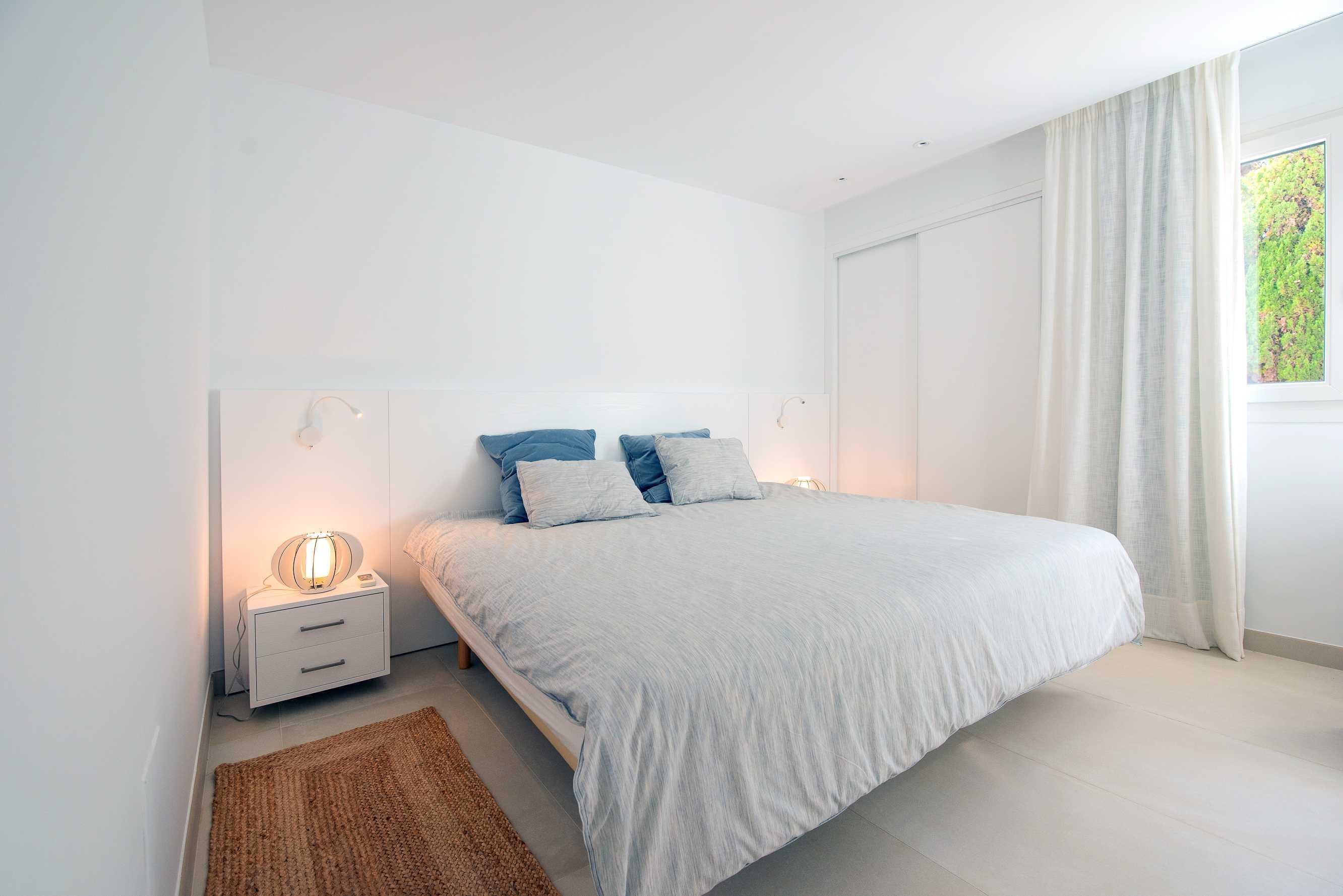Villa Menorca - Moderne, ruime en rustig gelegen. villa in Cala D Or, Spanje voor 8 personen foto 37