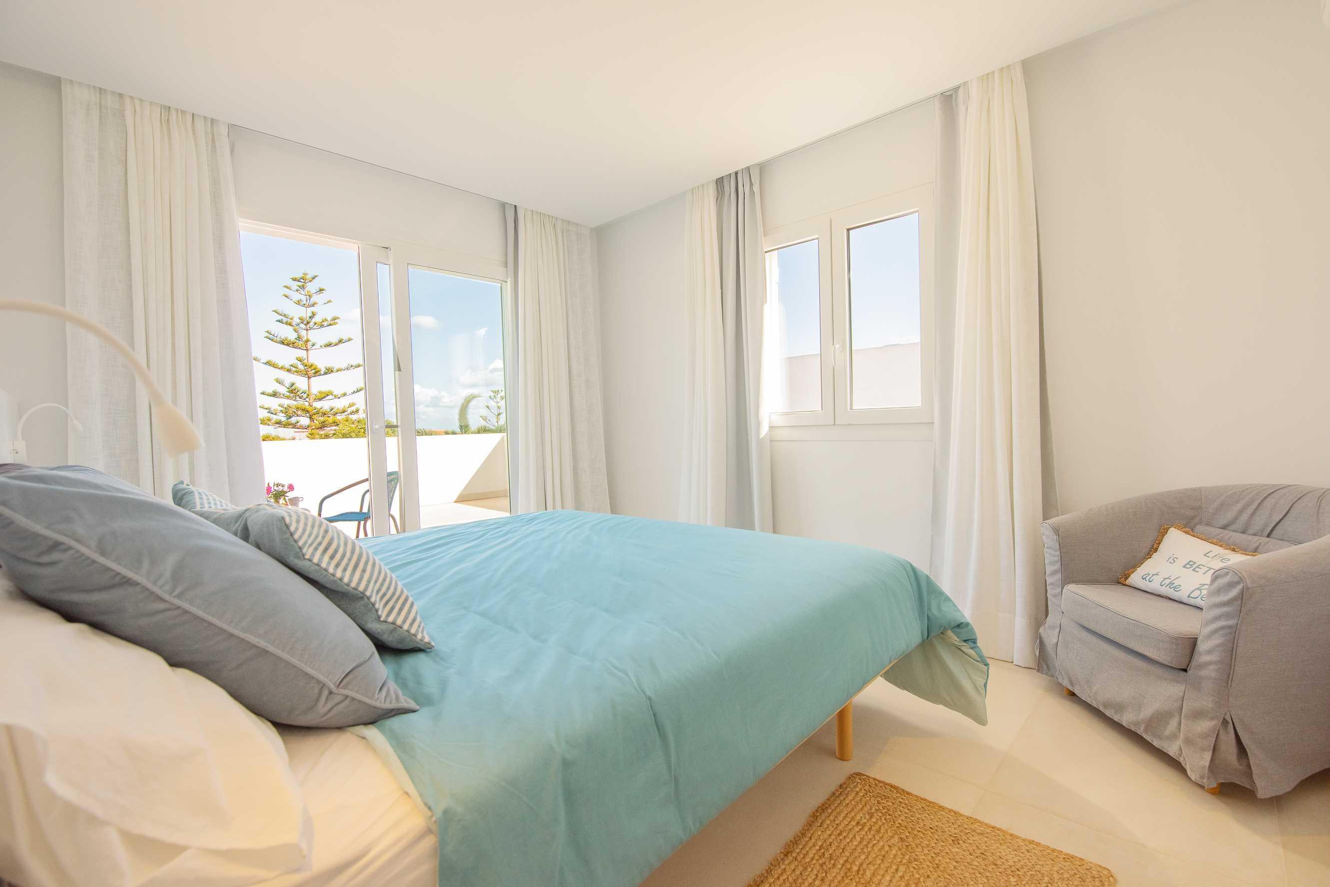 Villa Menorca - Moderne, ruime en rustig gelegen. villa in Cala D Or, Spanje voor 8 personen foto 39