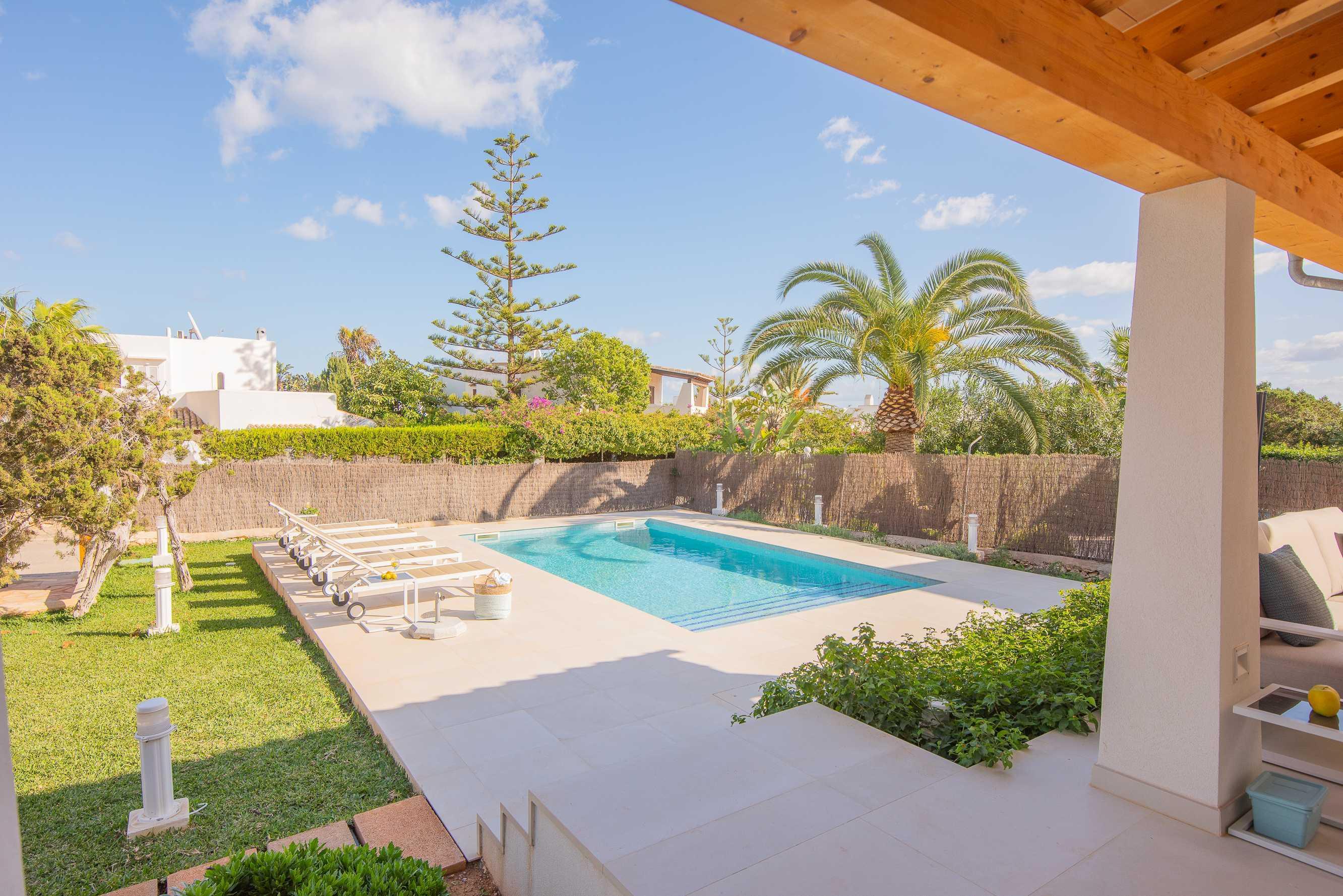 Villa Menorca - Moderne, ruime en rustig gelegen. villa in Cala D Or, Spanje voor 8 personen foto 7